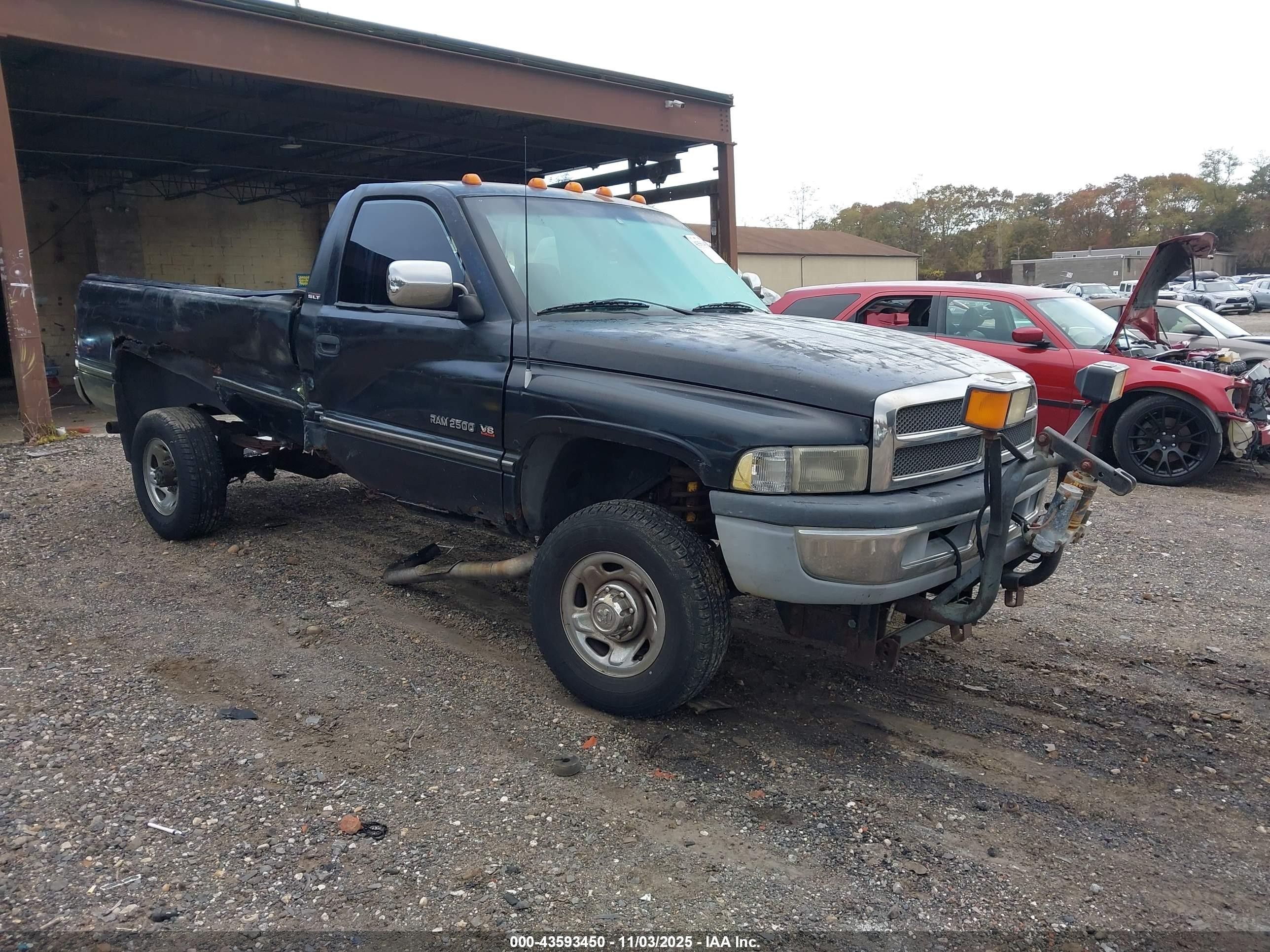 1995 Dodge 2500, VIN 1B7KF26Z9SS186282 — Side