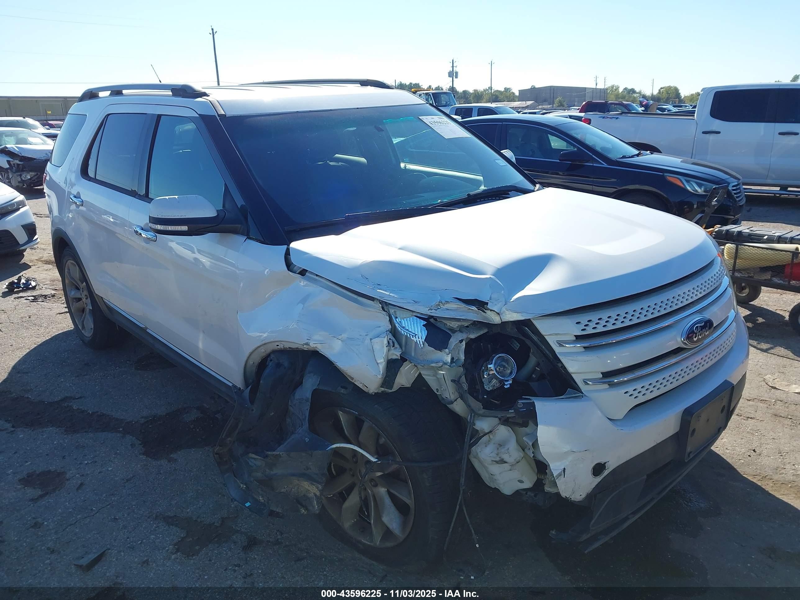 2015 Ford Explorer Limited, VIN 1FM5K7F85FGA08323 — Front end