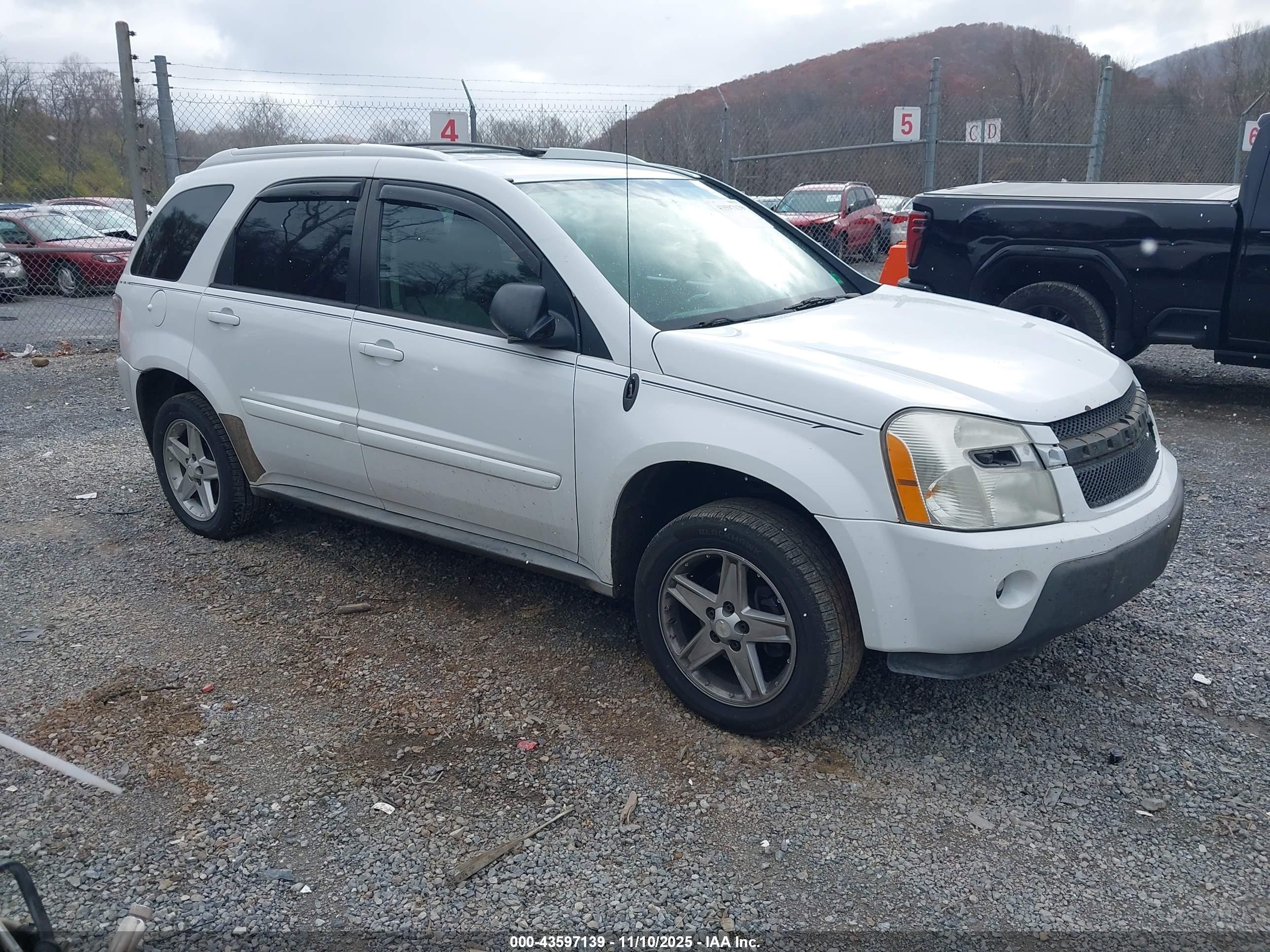 2005 Chevrolet Equinox LT, VIN 2CNDL73F356063105 — Front end