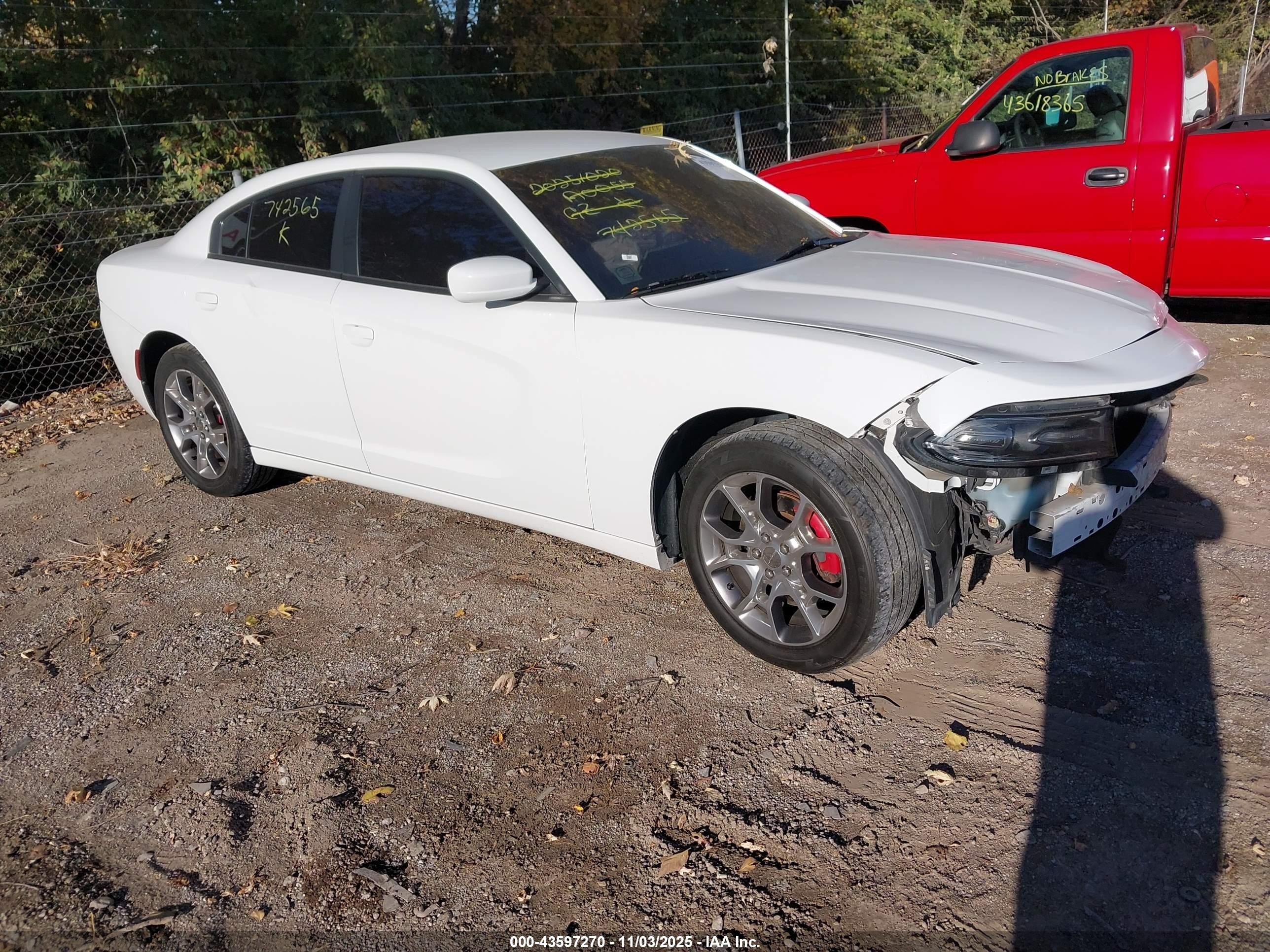 2015 Dodge Charger SE, VIN 2C3CDXFG9FH742565 — Front end
