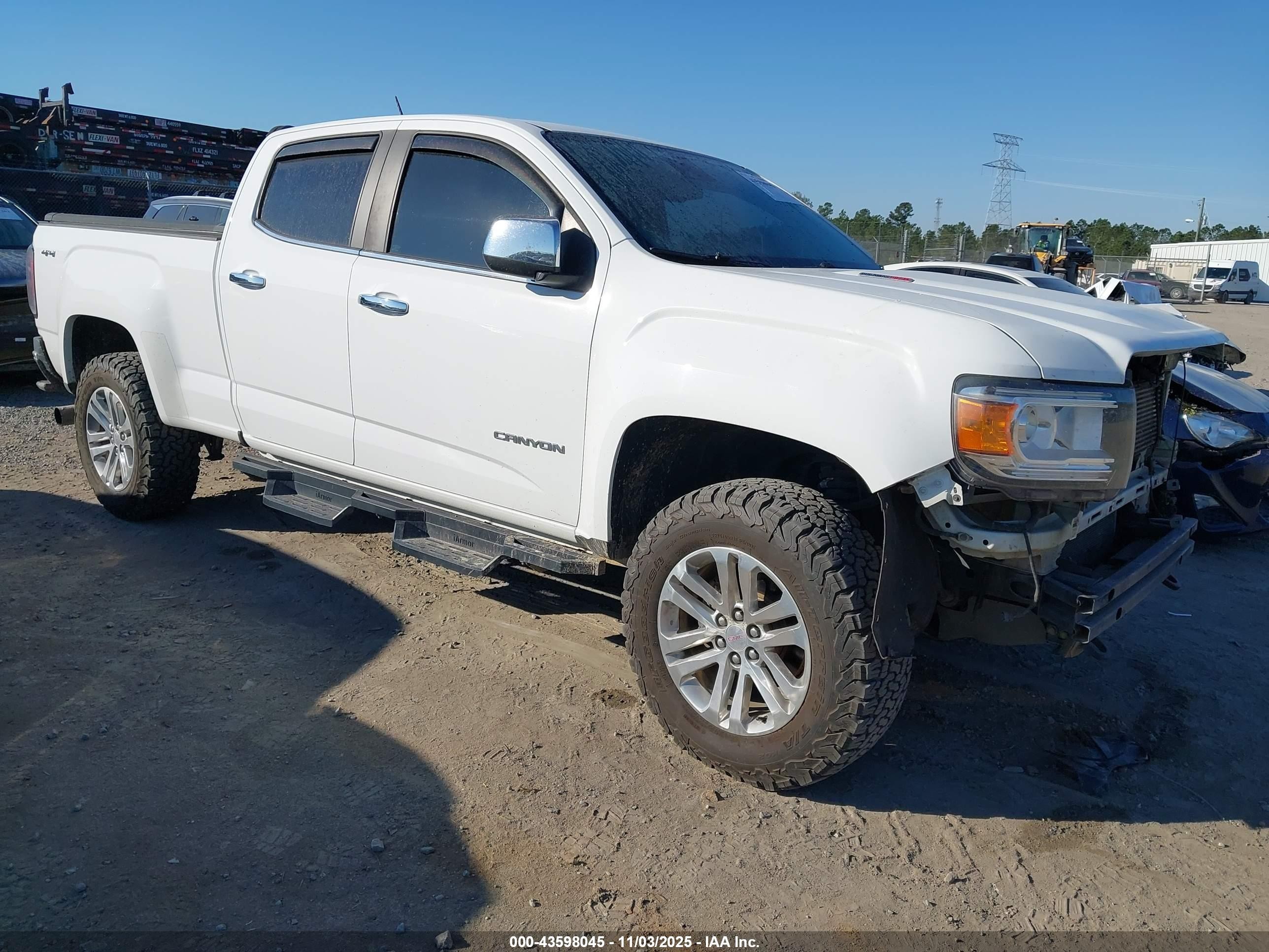2018 GMC Canyon 4WD SLT, VIN 1GTP6DE14J1105979 — Front end