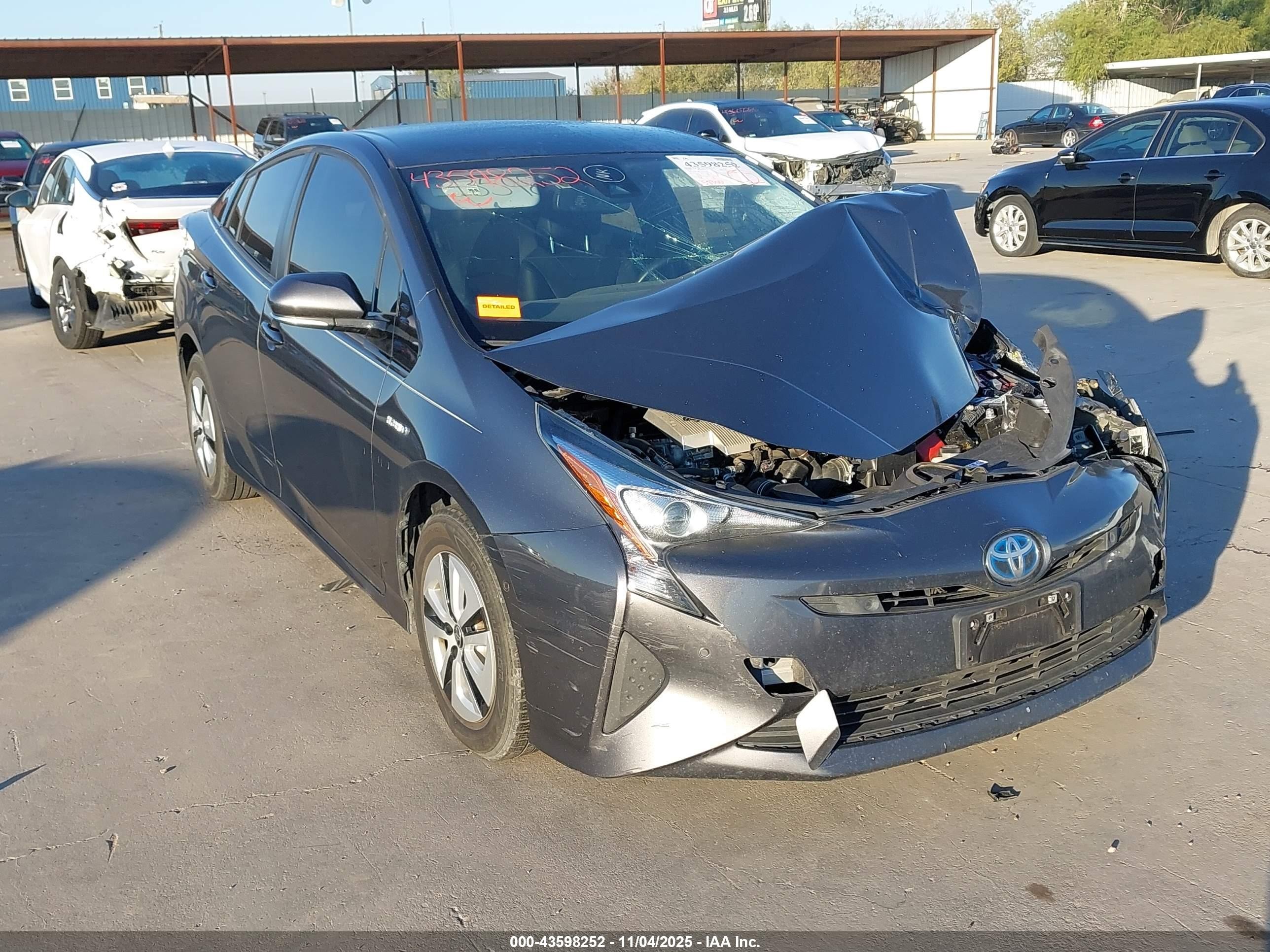 2018 Toyota Prius Four, VIN JTDKARFU0J3057206 — Front end