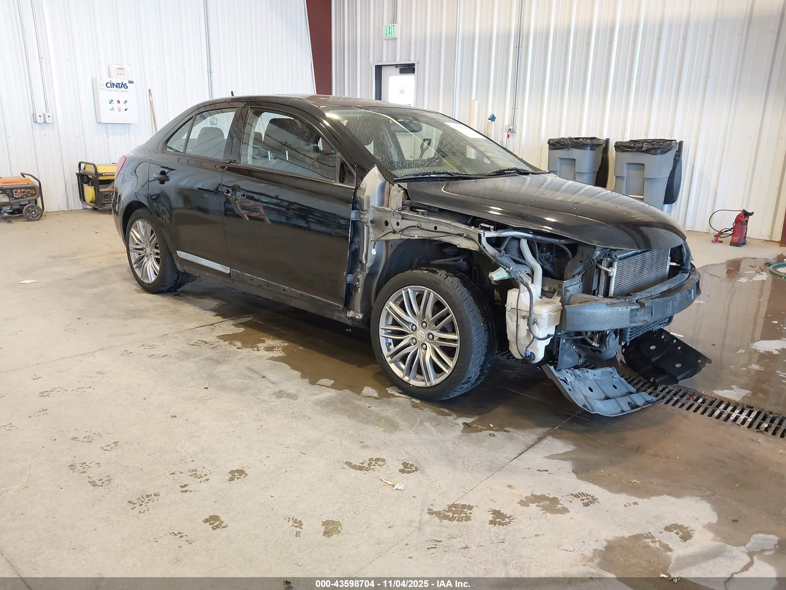 2011 Suzuki Kizashi GTS Sport, VIN JS2RF9A6XB6110184 — Front end