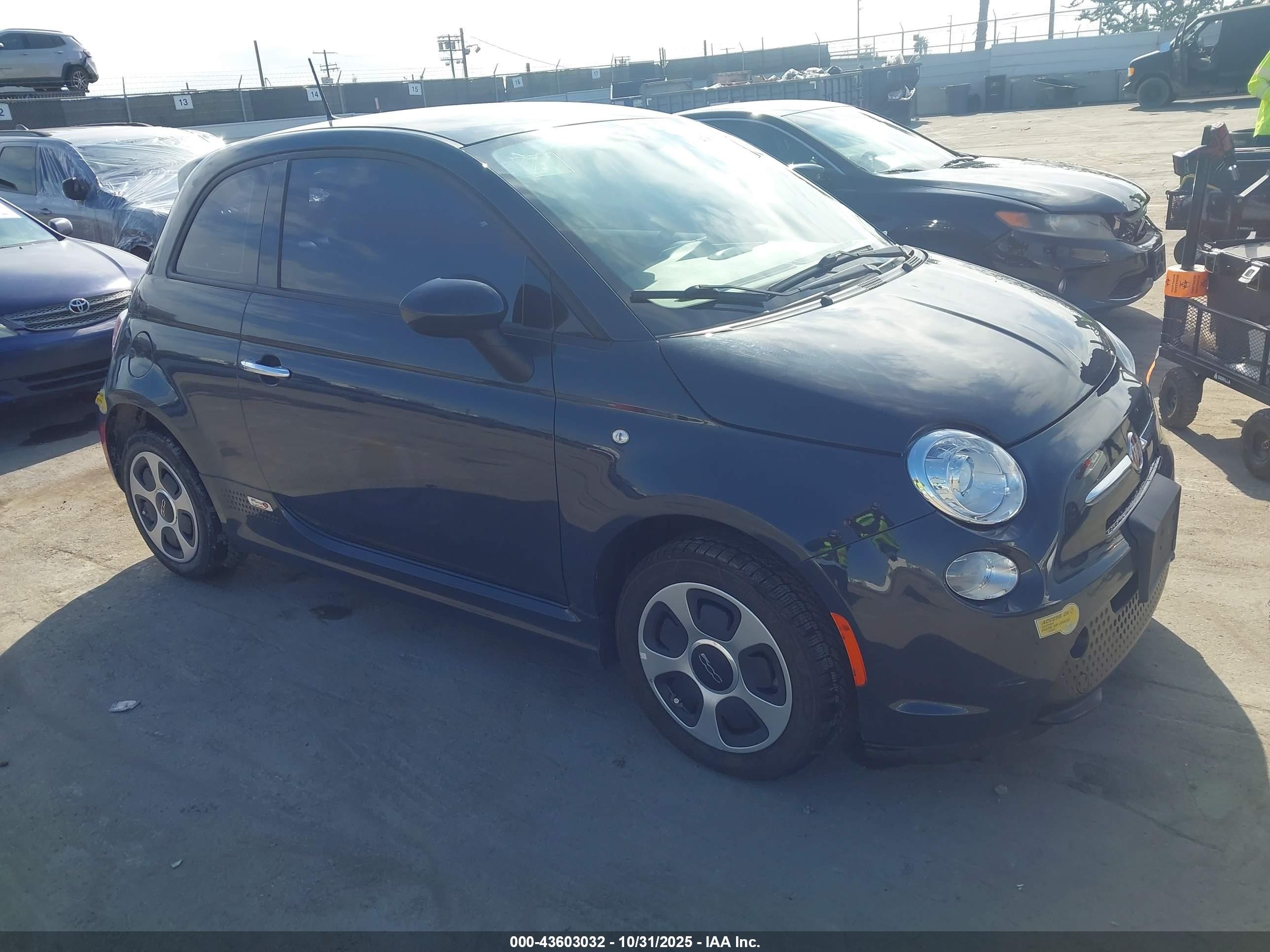 2018 FIAT 500e, VIN 3C3CFFGE1JT377249 — Front end