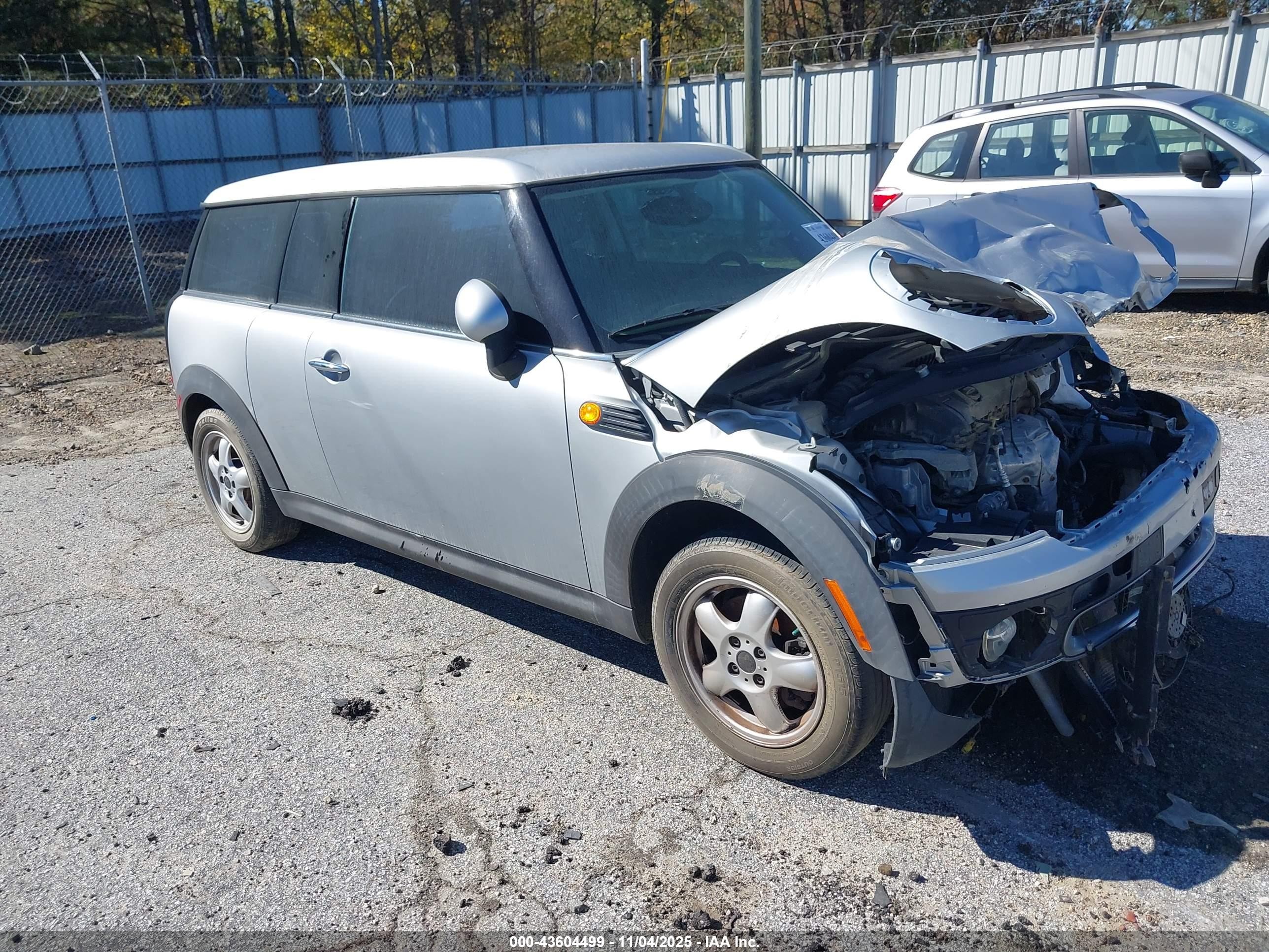 2009 MINI Clubman, VIN WMWML33569TX33566 — Перед