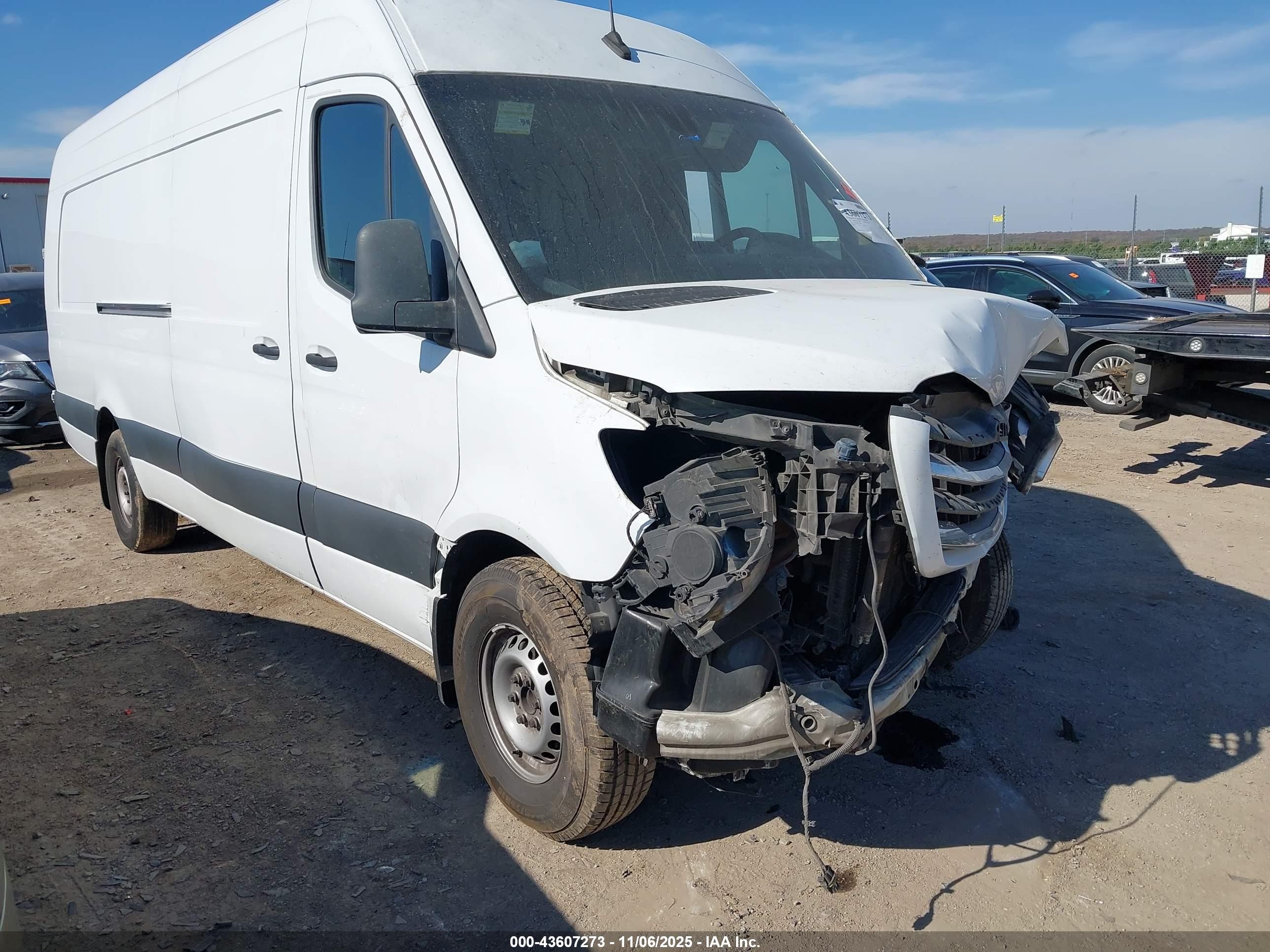 2021 Freightliner Sprinter, VIN W2Y4DDHY1MT054465 — Front end