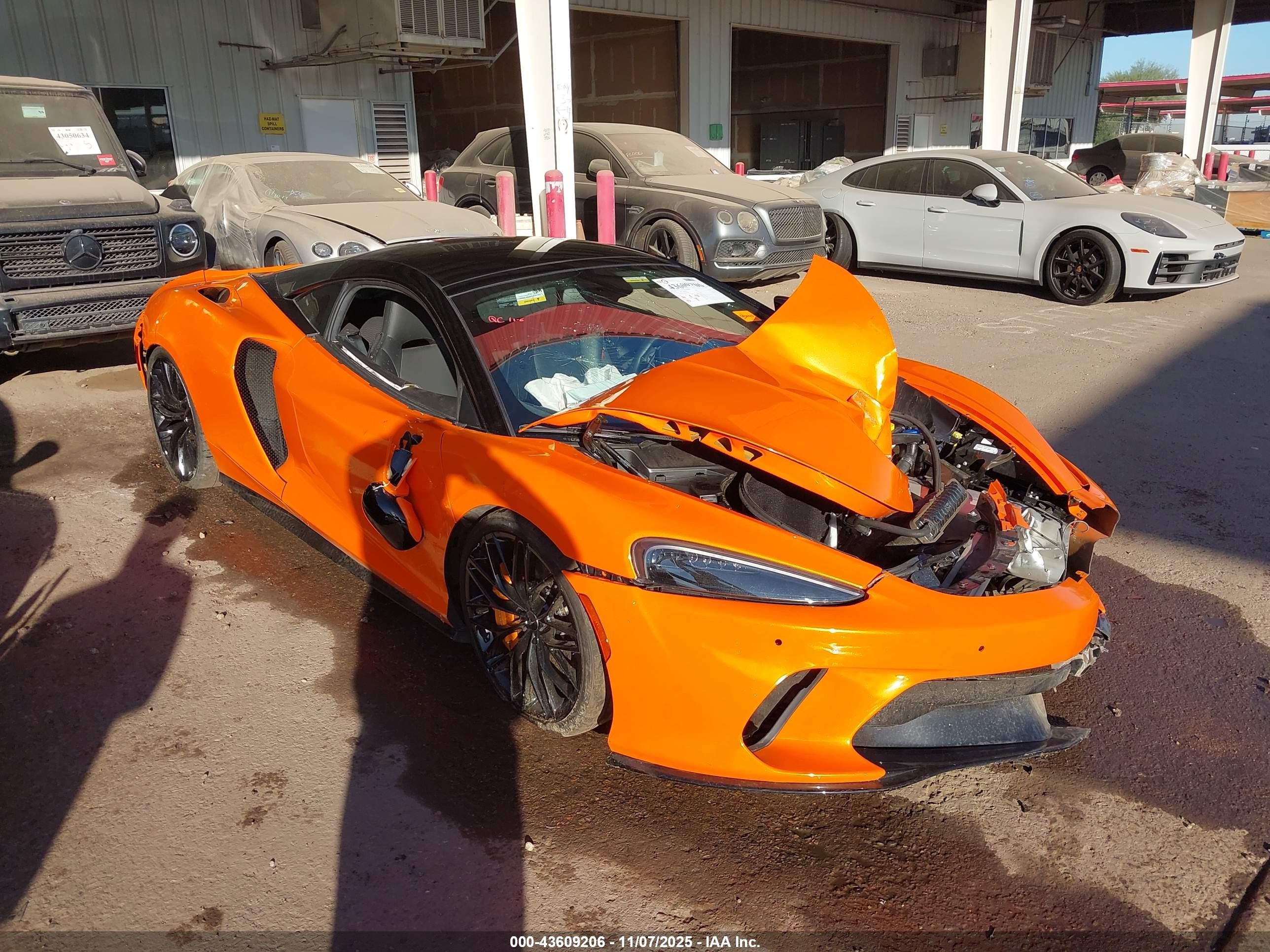 2023 McLaren GT, VIN SBM22GCA5PW002504 — Front end