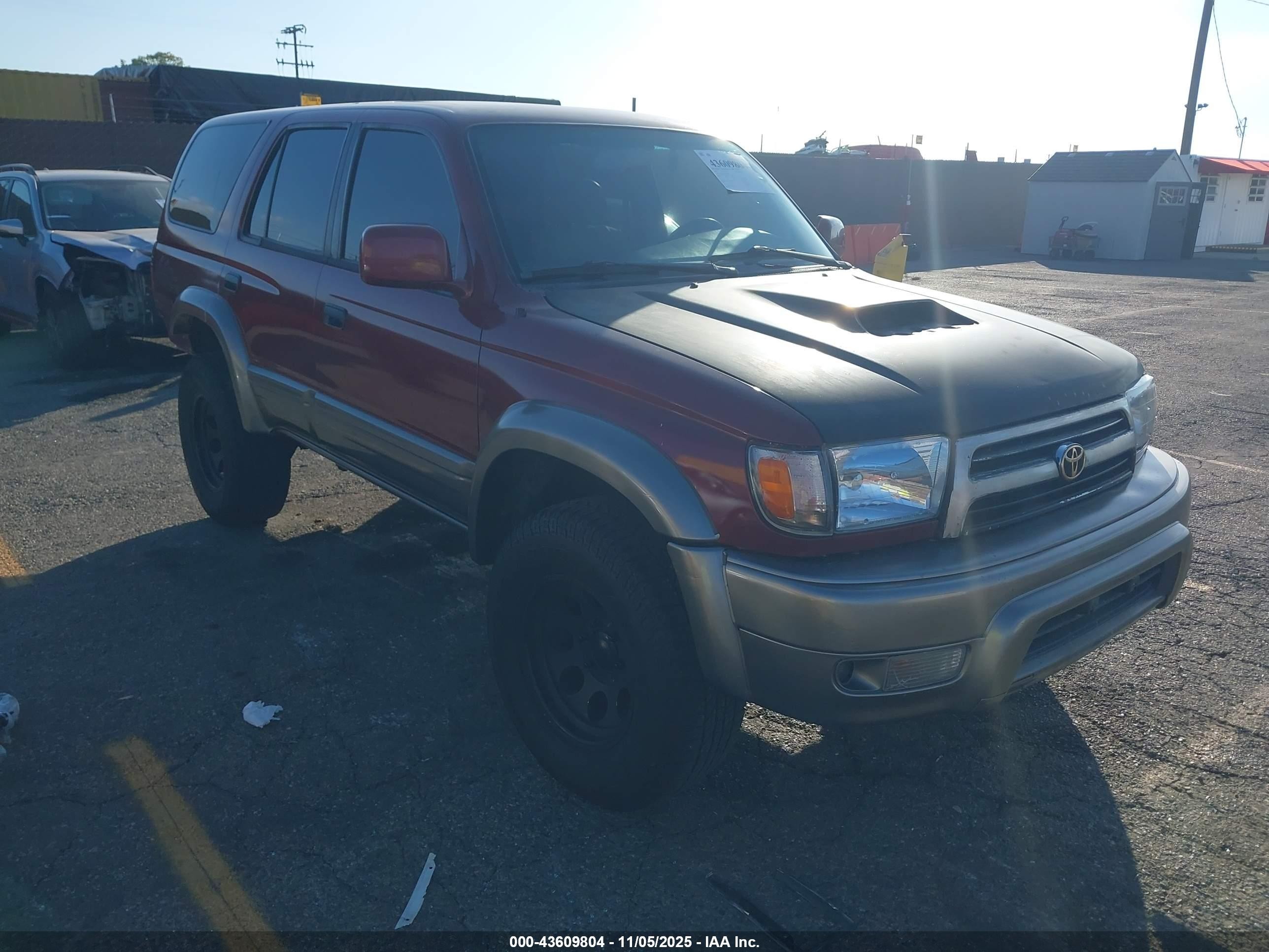 1999 Toyota 4Runner Limited, VIN JT3HN87R2X0200285 — Rear end