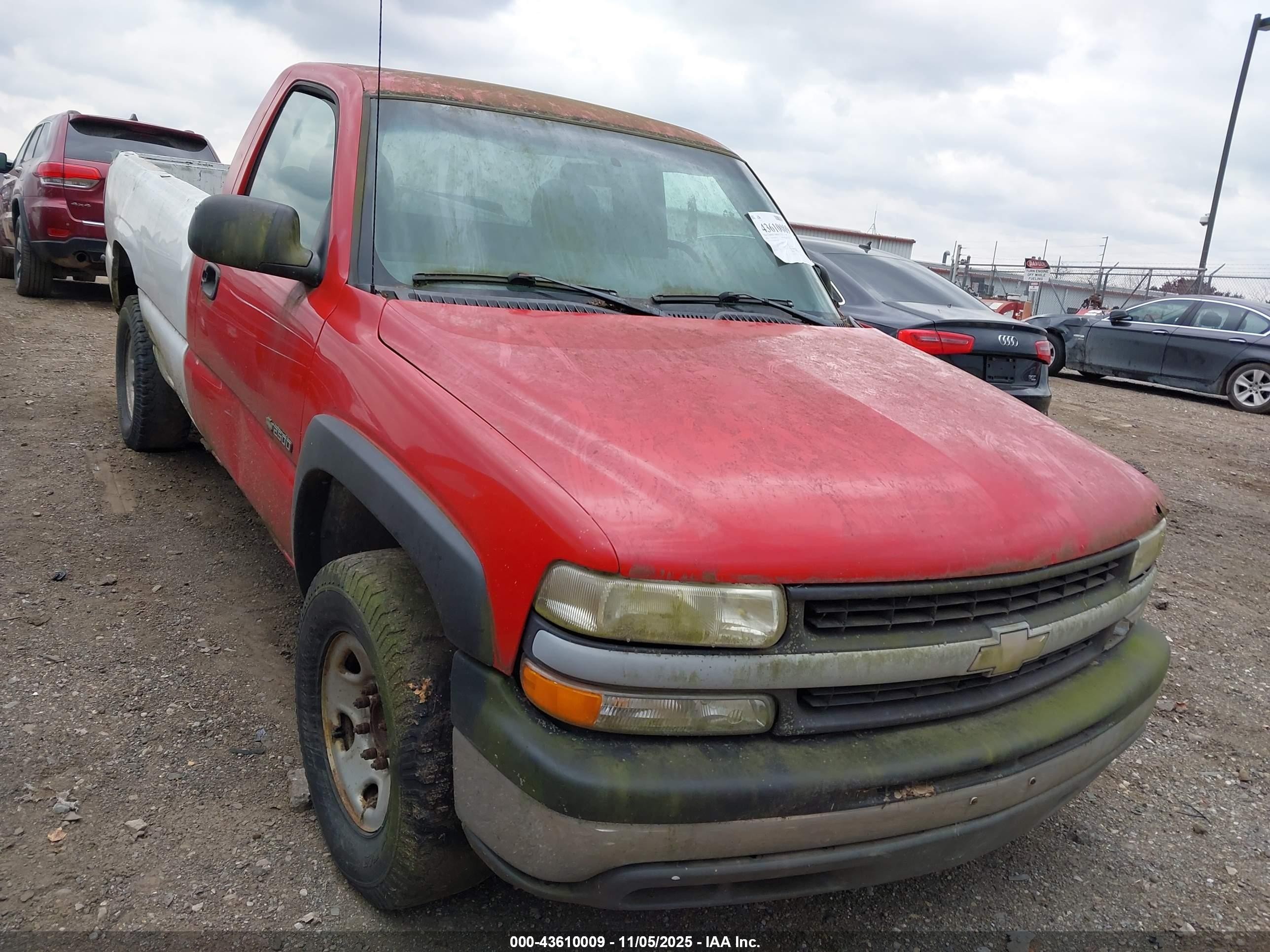 2002 Chevrolet Silverado 2500 LS, VIN 1GCGC24U02Z123603 — Side