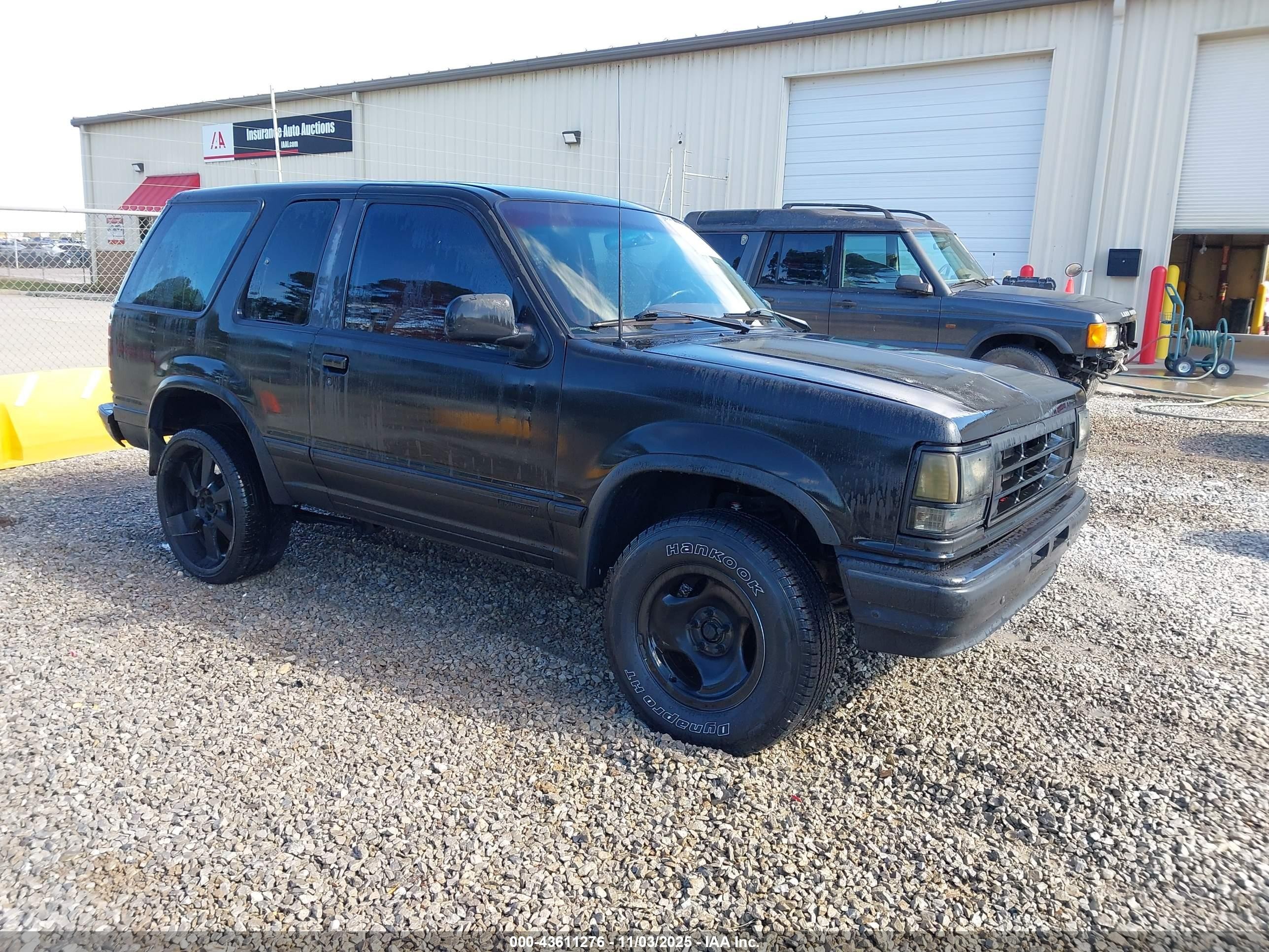 1992 Ford Explorer Eddie Bauer, VIN 1FMCU22X0NUC36313 — All over