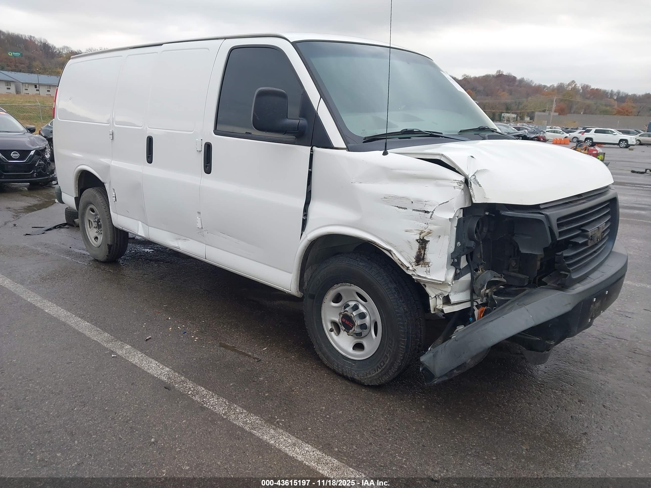 2016 GMC Savana Cargo, VIN 1GTZ7GFG5G1207522 — Front end