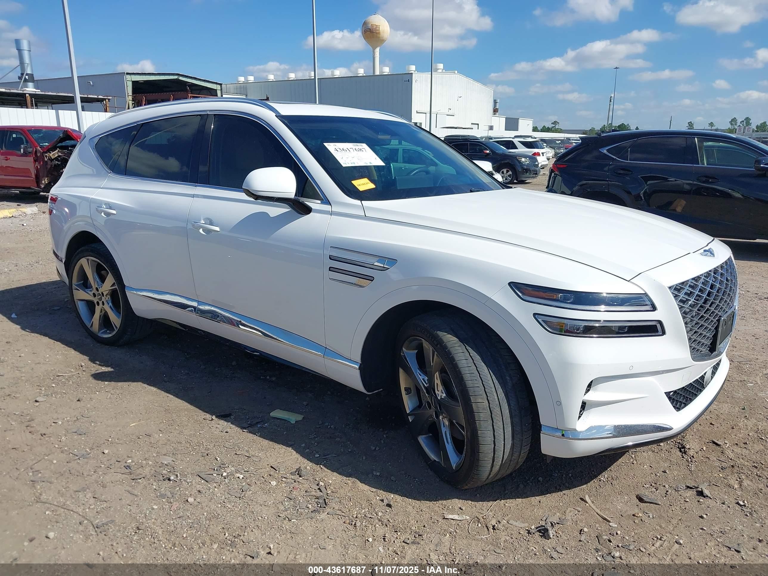 2023 Genesis GV80, VIN KMUHBDSBXPU106040 — Side