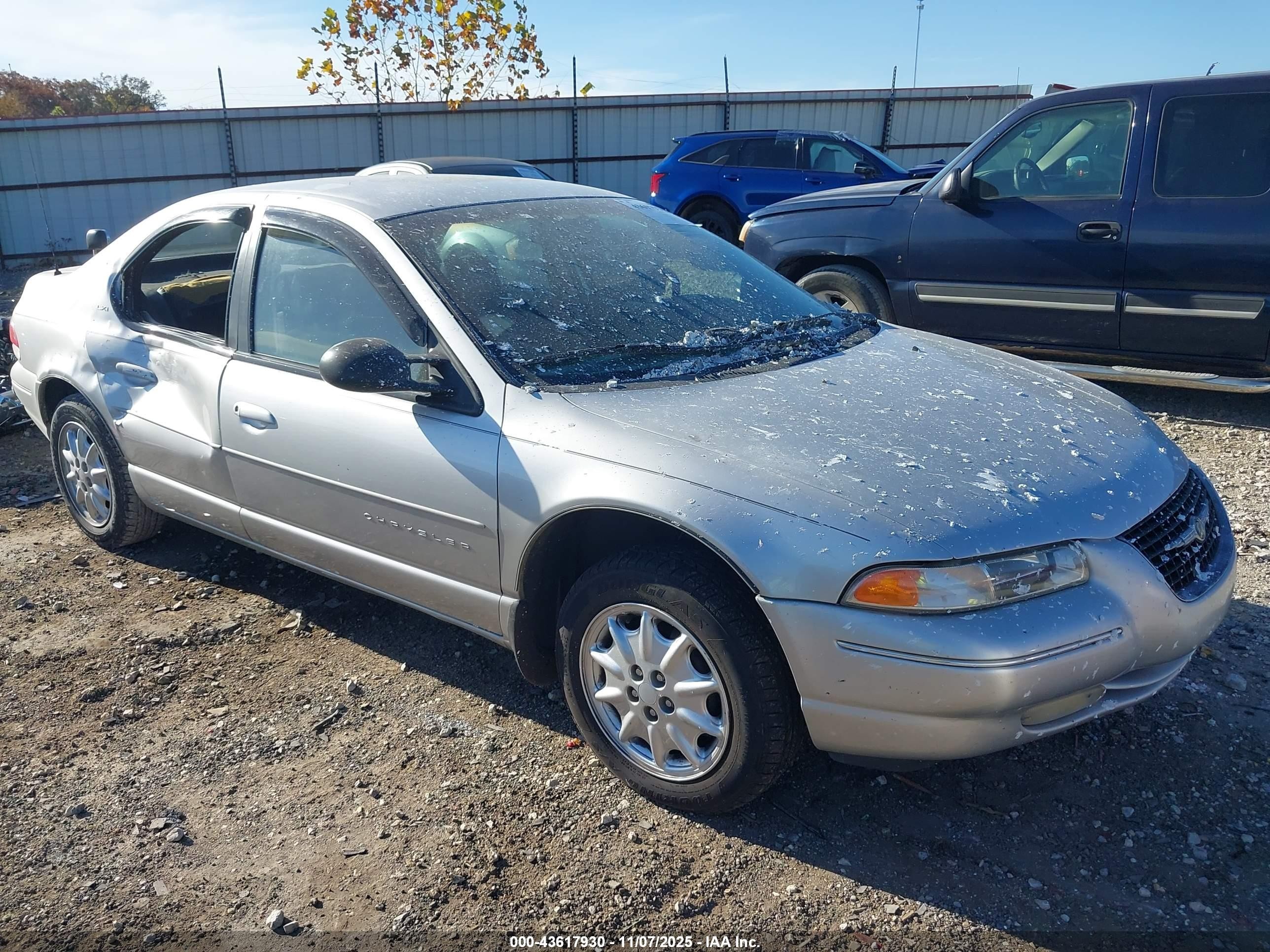 2000 Chrysler Cirrus LXi, VIN 1C3EJ56H8YN103599 — Side