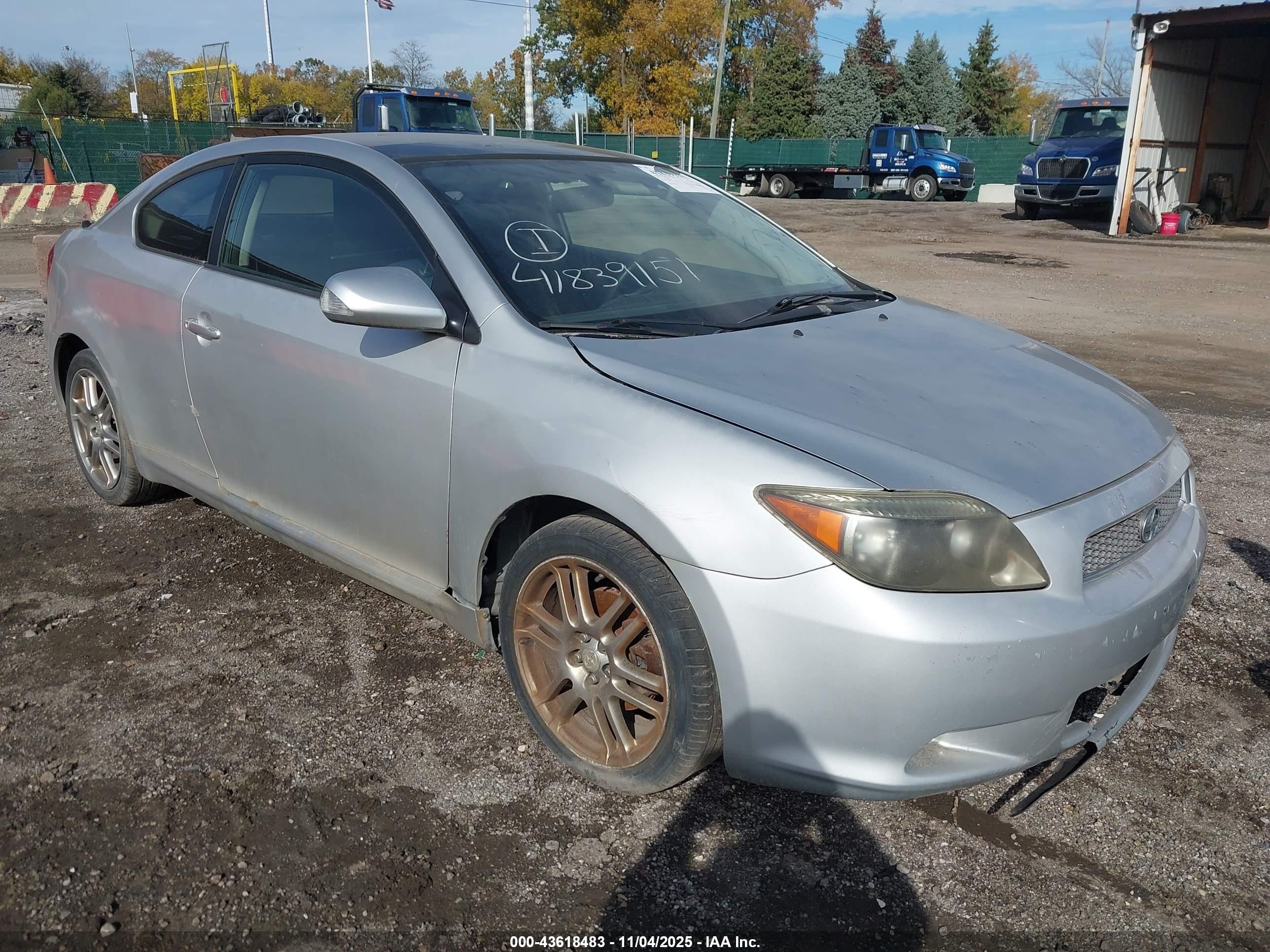 2007 Scion tC, VIN JTKDE167270144875 — Перед