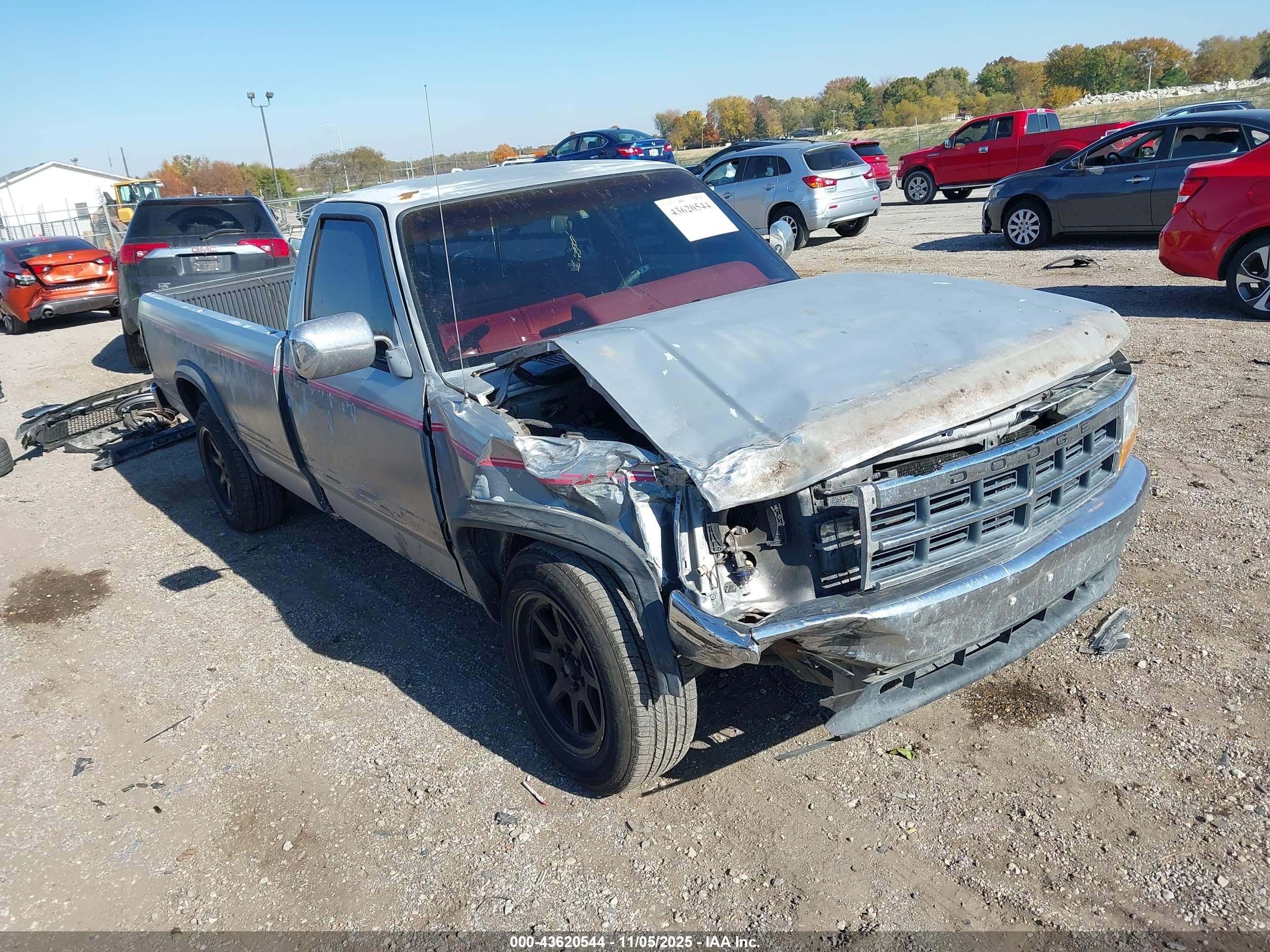 1992 Dodge Dakota S, VIN 1B7GL26X0NS535539 — Перед