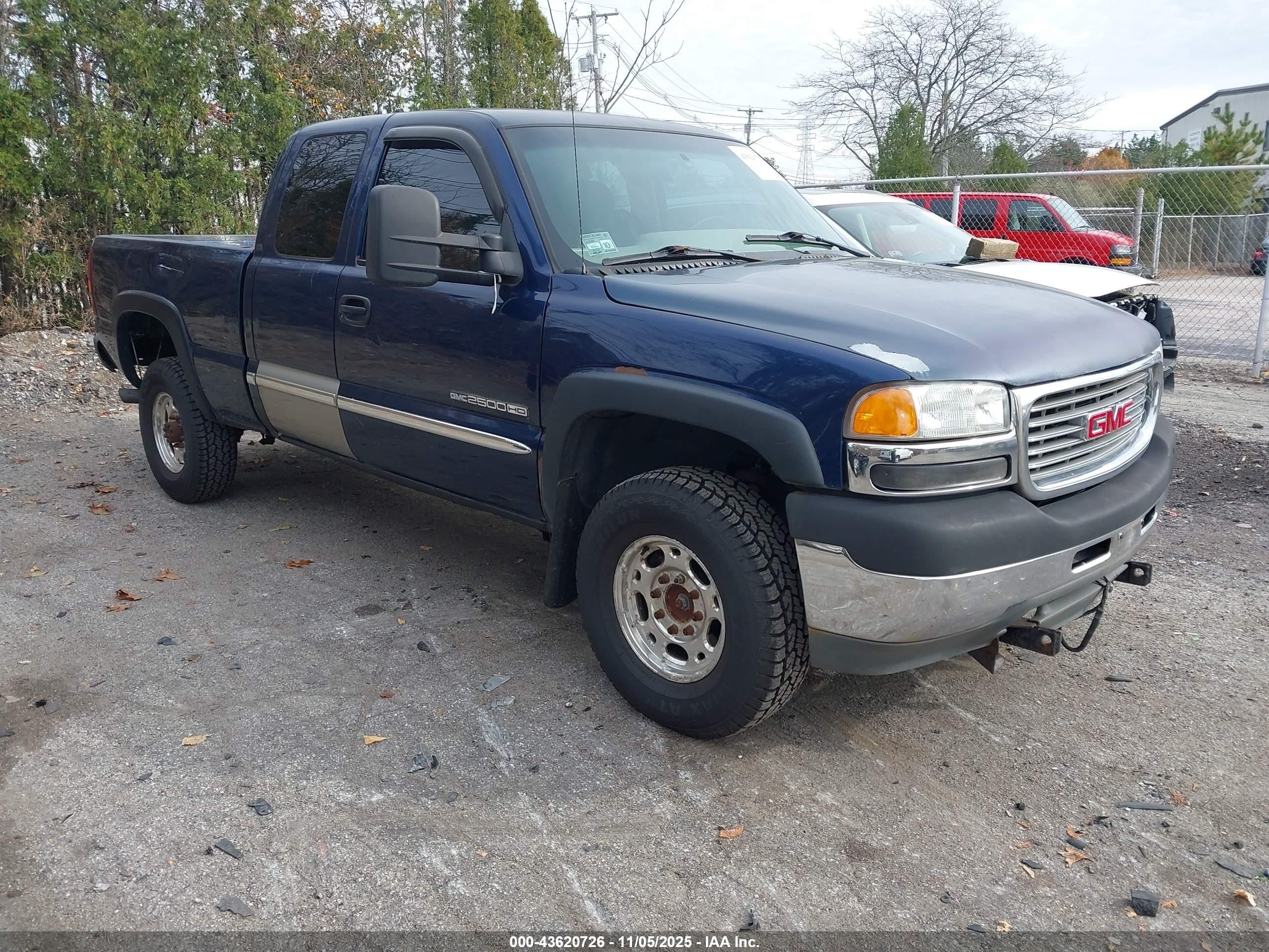 2002 GMC Sierra 2500HD SLE, VIN 1GTHK29U12E283366 — Rear end