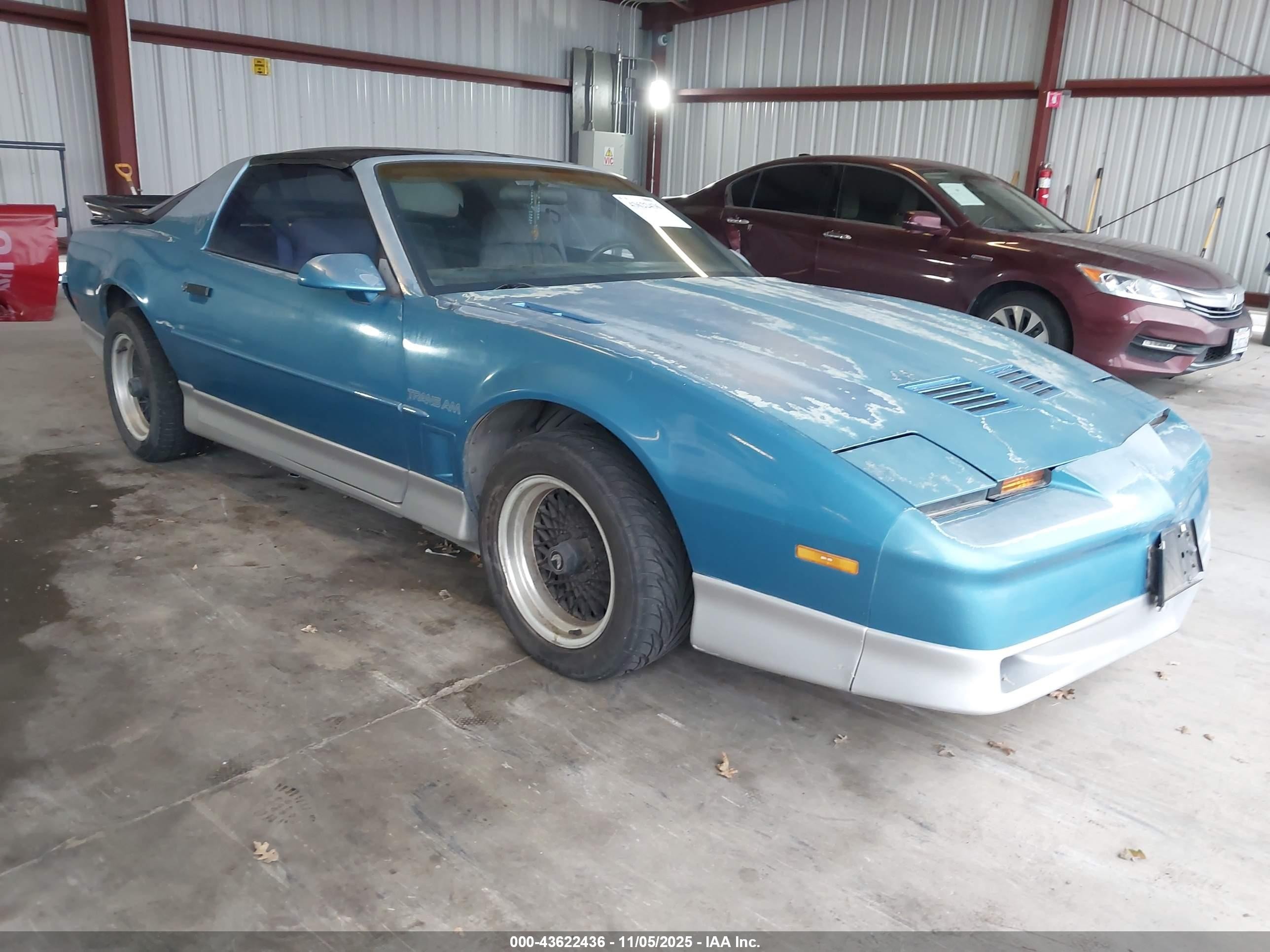 1988 Pontiac Firebird, VIN 1G2FW21F7JL219792 — Rear end