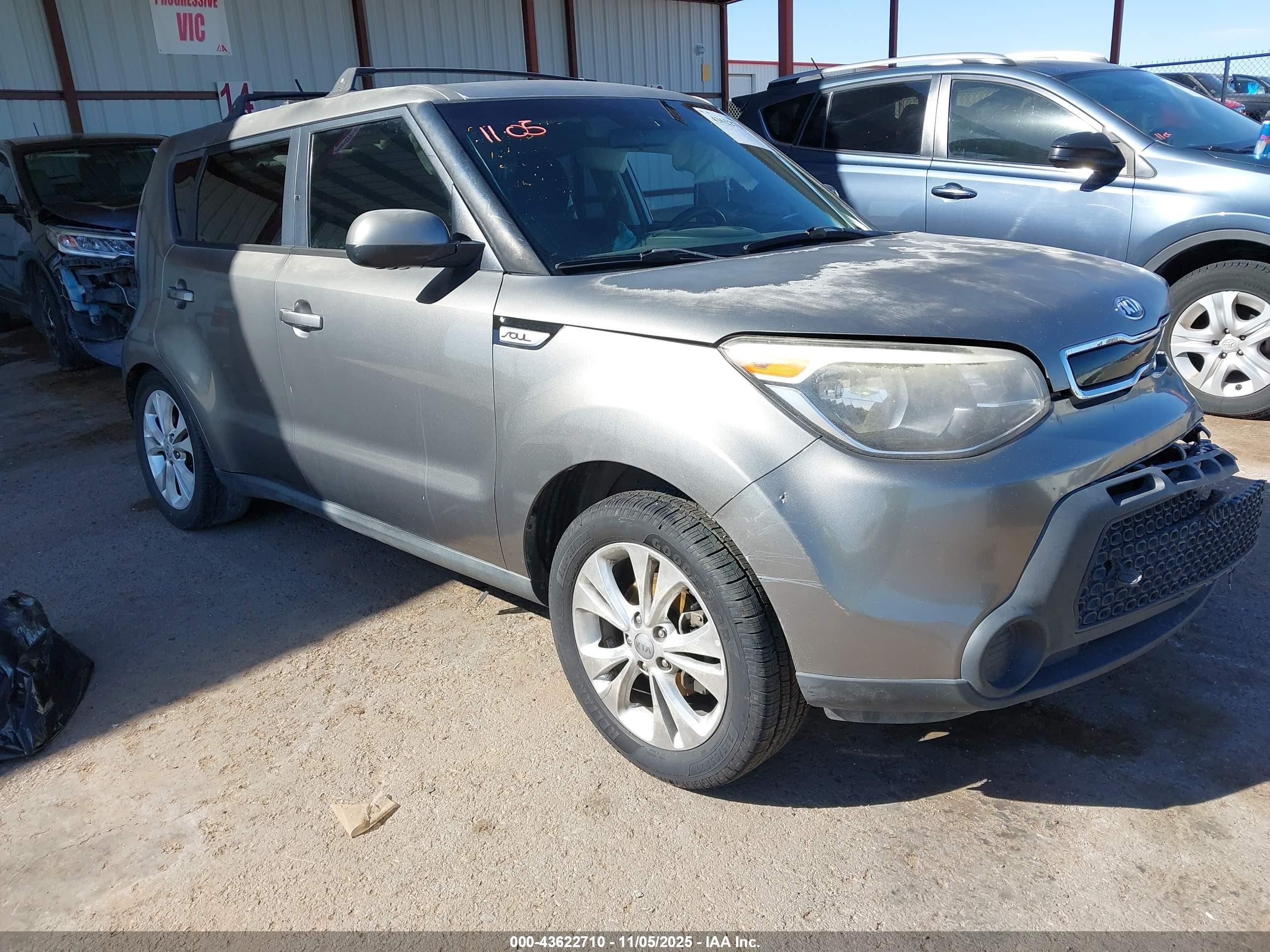 2015 Kia Soul +, VIN KNDJP3A55F7130562 — Front end