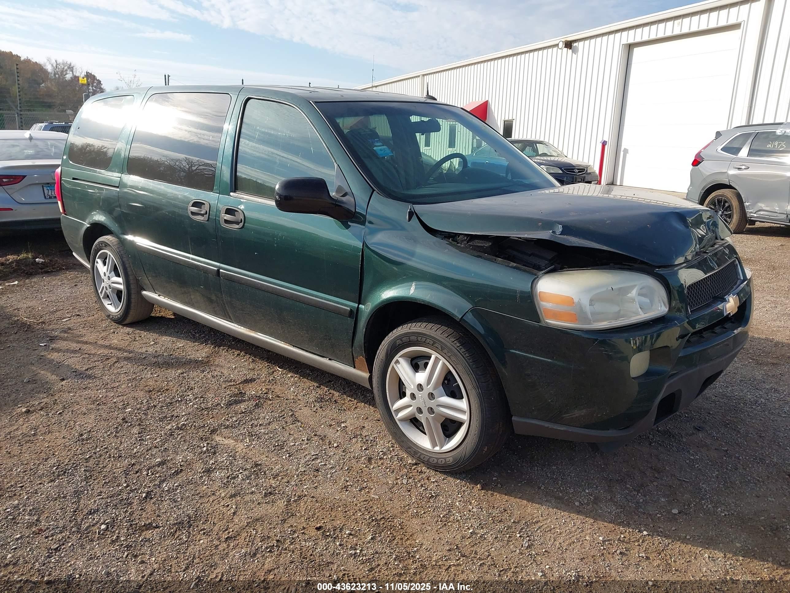 2005 Chevrolet Uplander, VIN 1GNDV03L35D236206 — Front end
