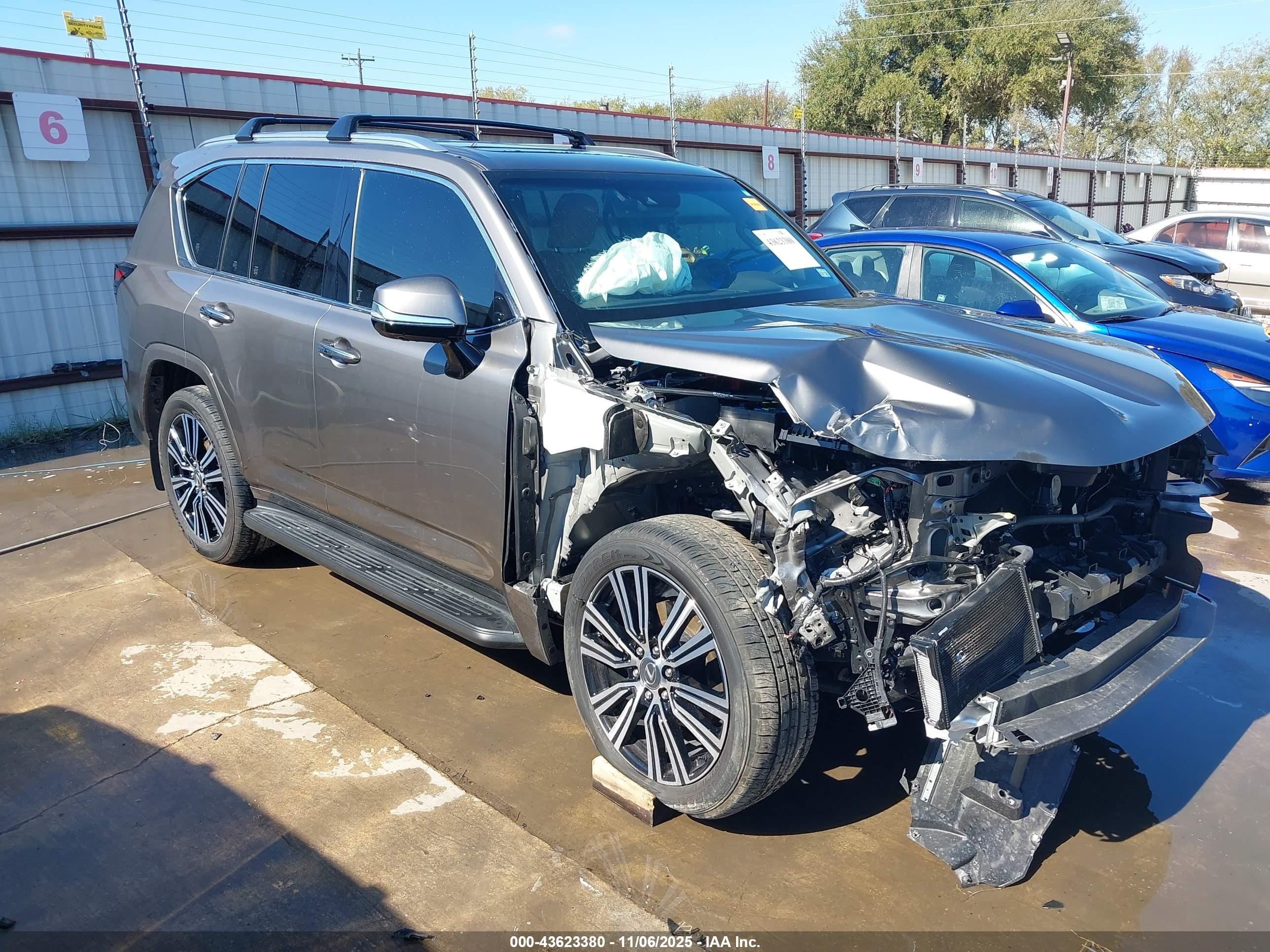 2024 Lexus LX 600 Luxury, VIN JTJGB7CX3R4066099 — Перед