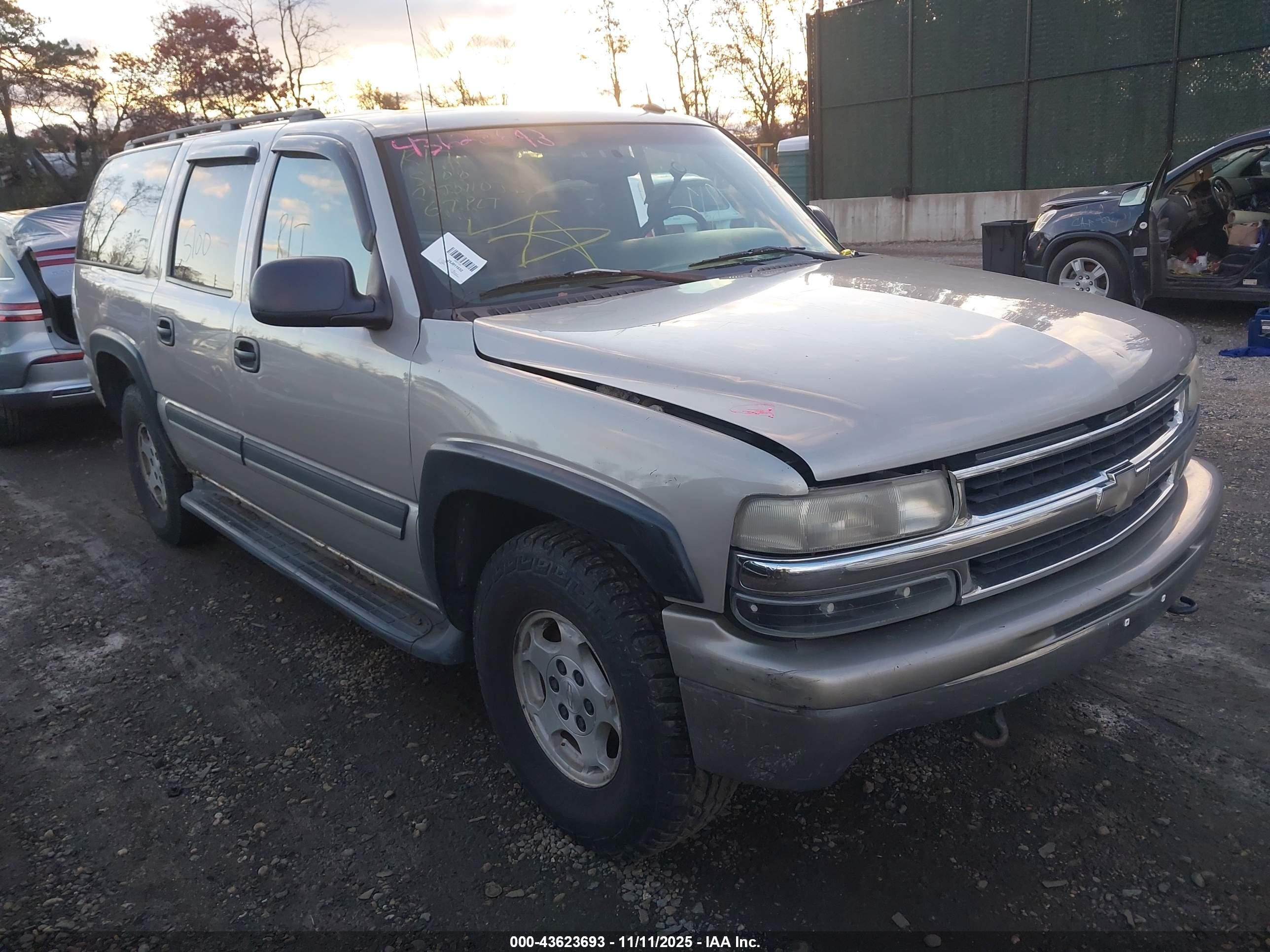 2005 Chevrolet Suburban Z71, VIN 3GNFK16Z05G259971 — Side