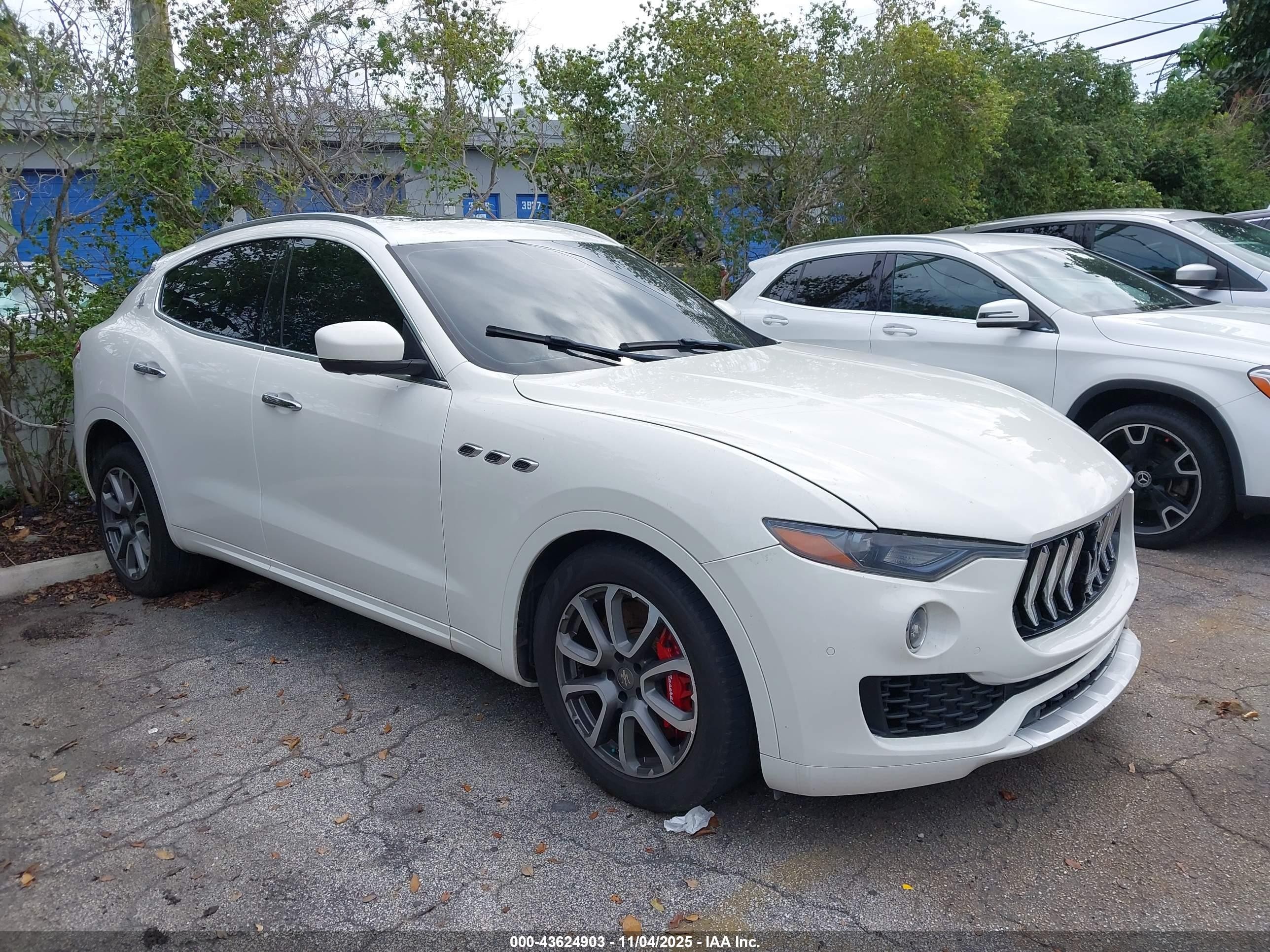 2017 Maserati Levante S, VIN ZN661YUL1HX249421 — Механическое