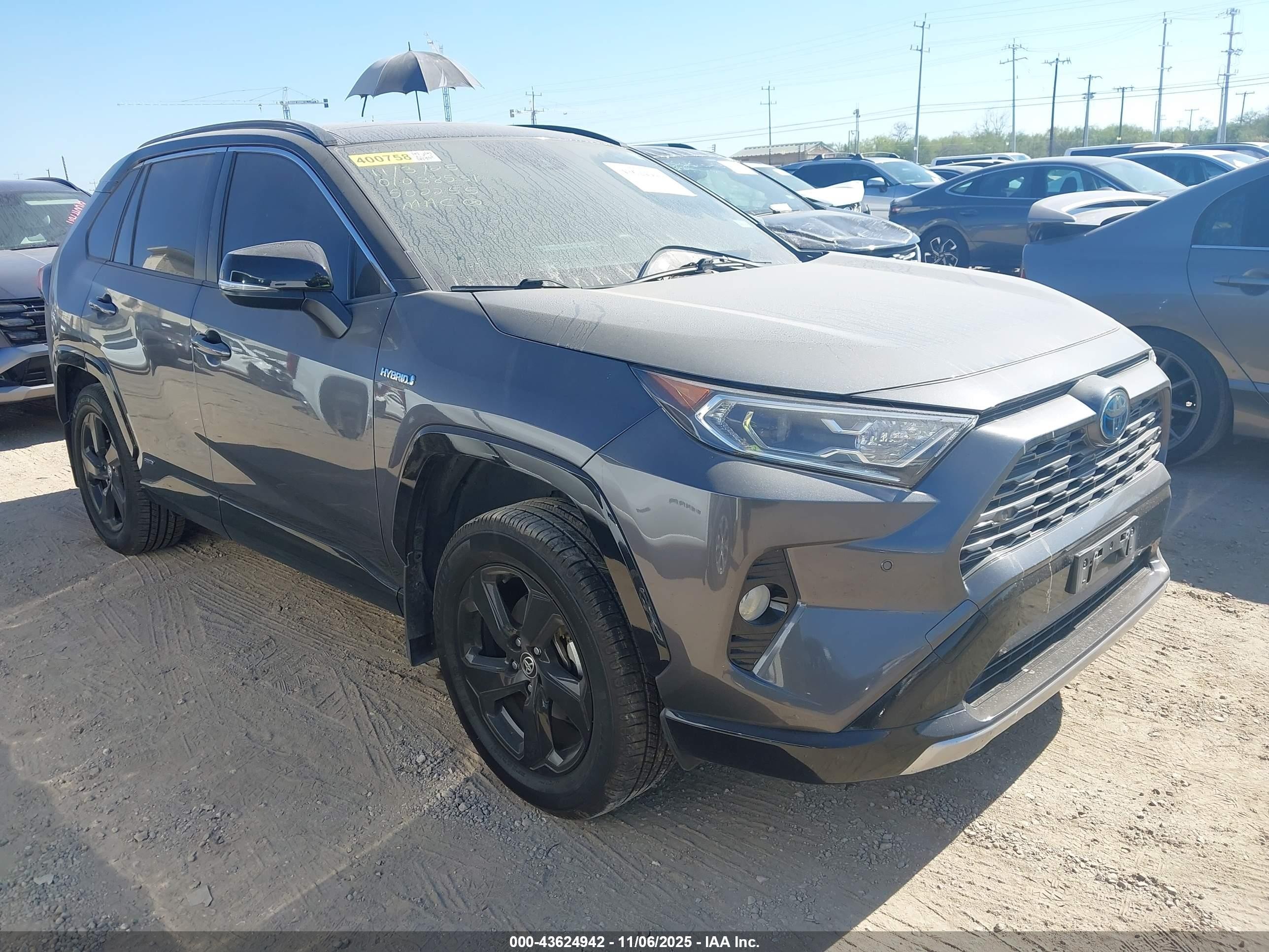 2020 Toyota RAV4 Hybrid XSE, VIN JTME6RFV9LD502255 — Side