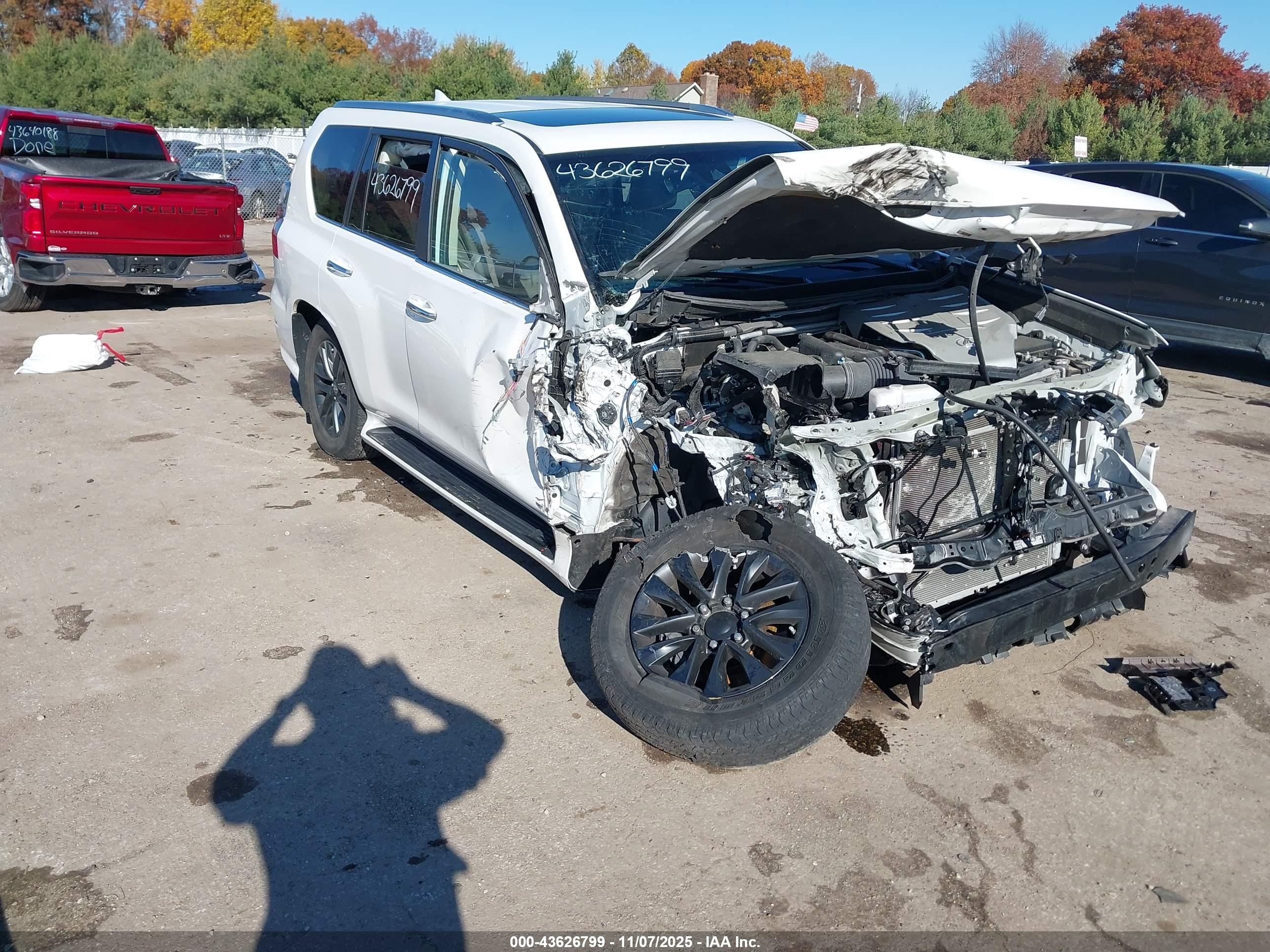 2021 Lexus GX 460 Premium, VIN JTJAM7BX0M5280374 — Перед