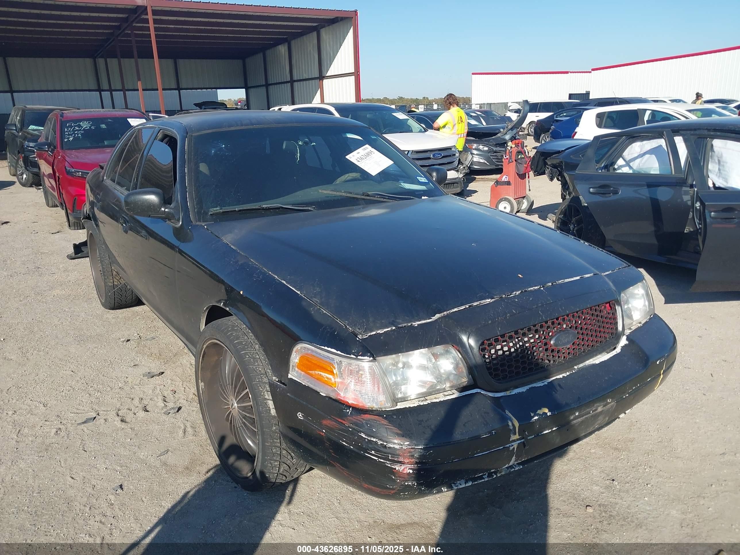 2003 Ford Police Interceptor Street Appear, VIN 2FAFP71W23X186296 — Rear end