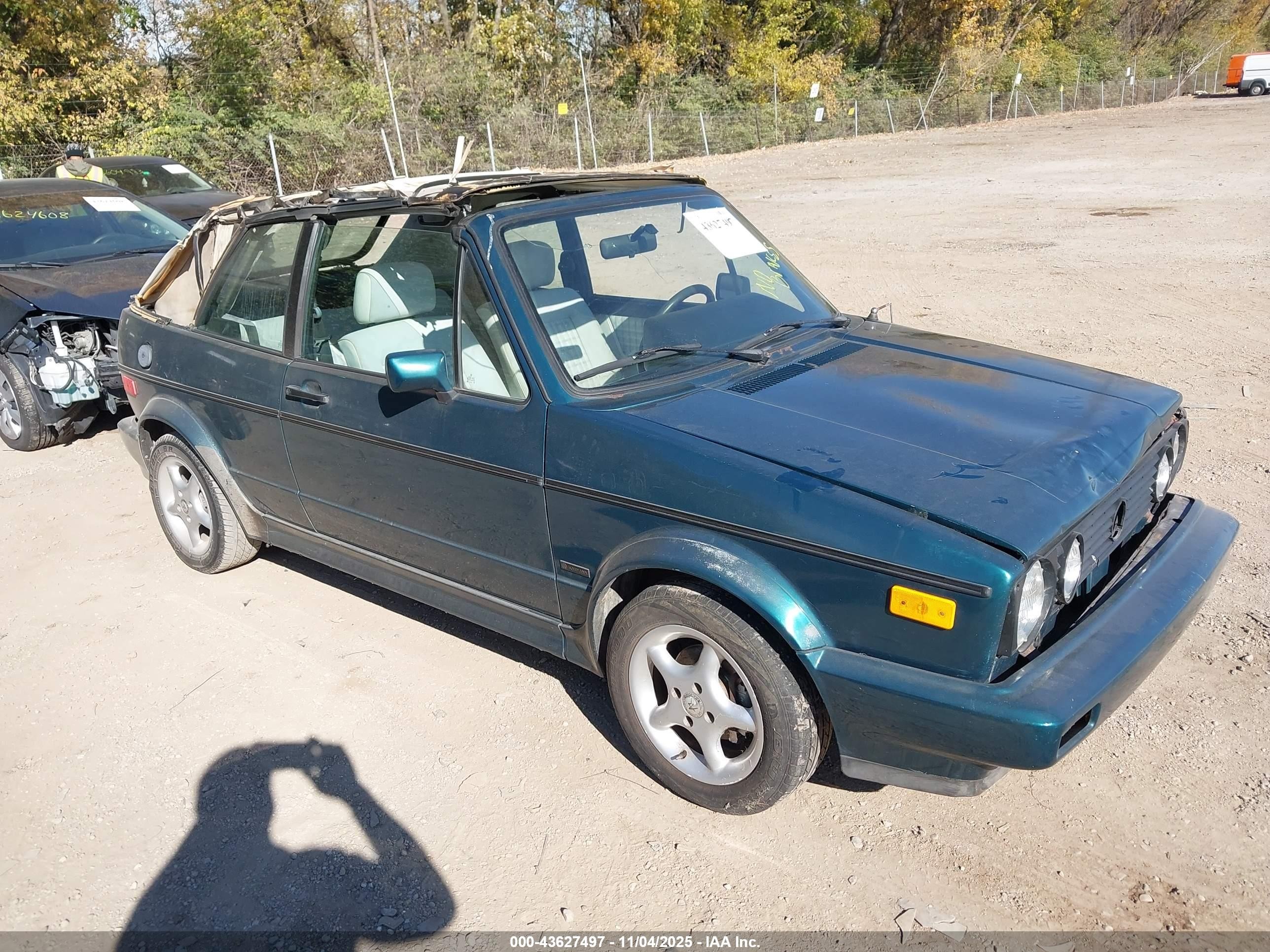 1992 Volkswagen Cabriolet, VIN WVWCB5152NK016632 — По всему кузову