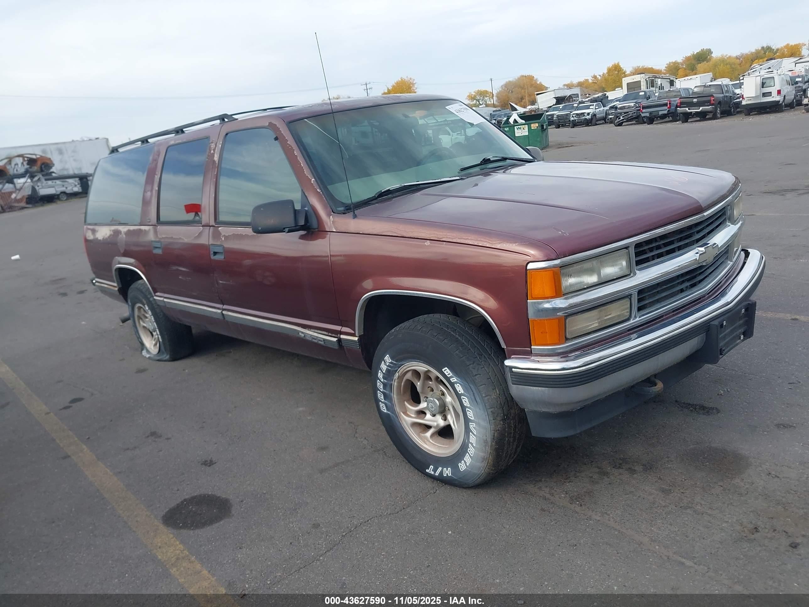 1997 Chevrolet Suburban, VIN 3GNFK16R4VG182019 — All over