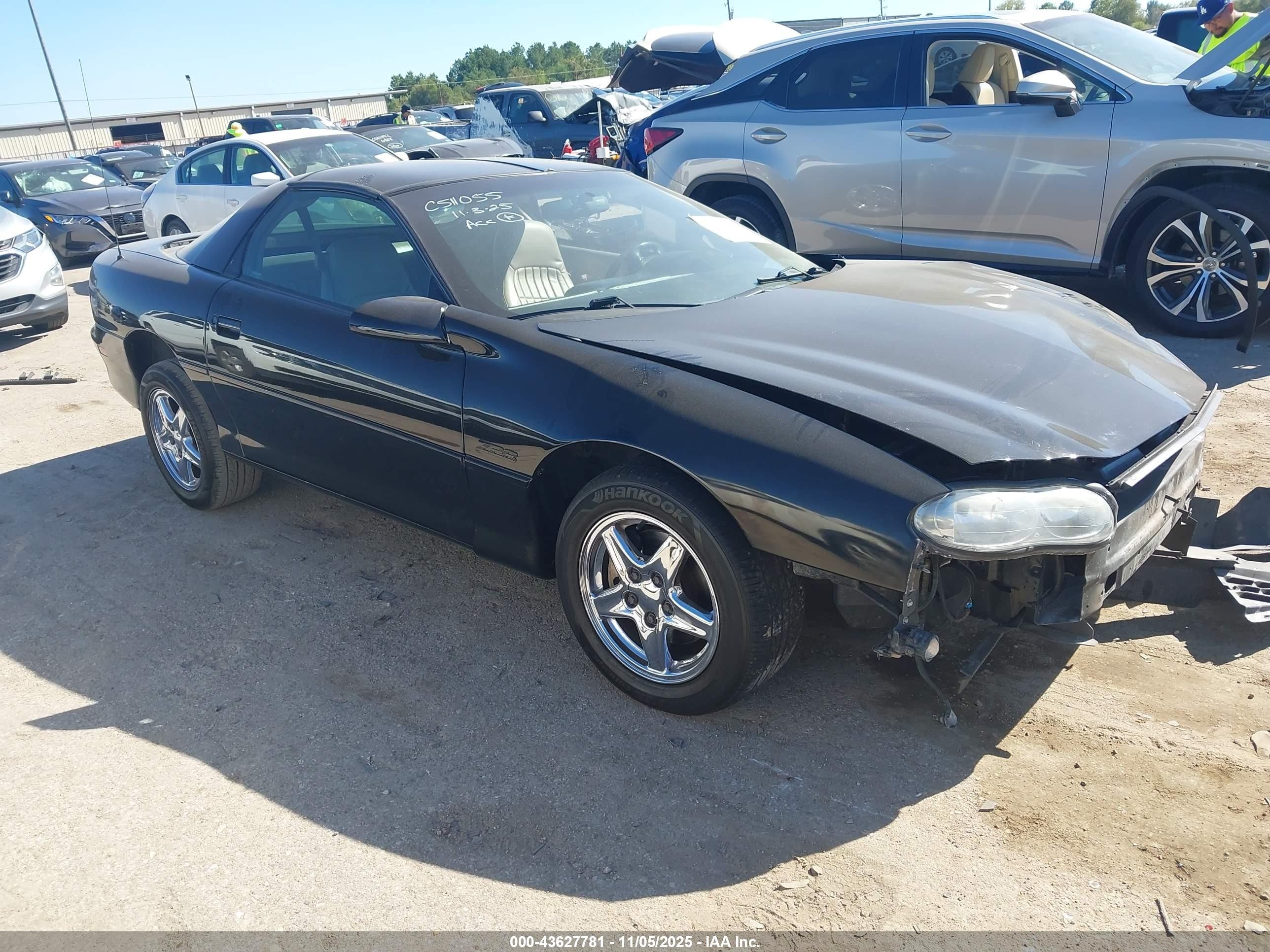 2000 Chevrolet Camaro Z28, VIN 2G1FP22GXY2134366 — Front end