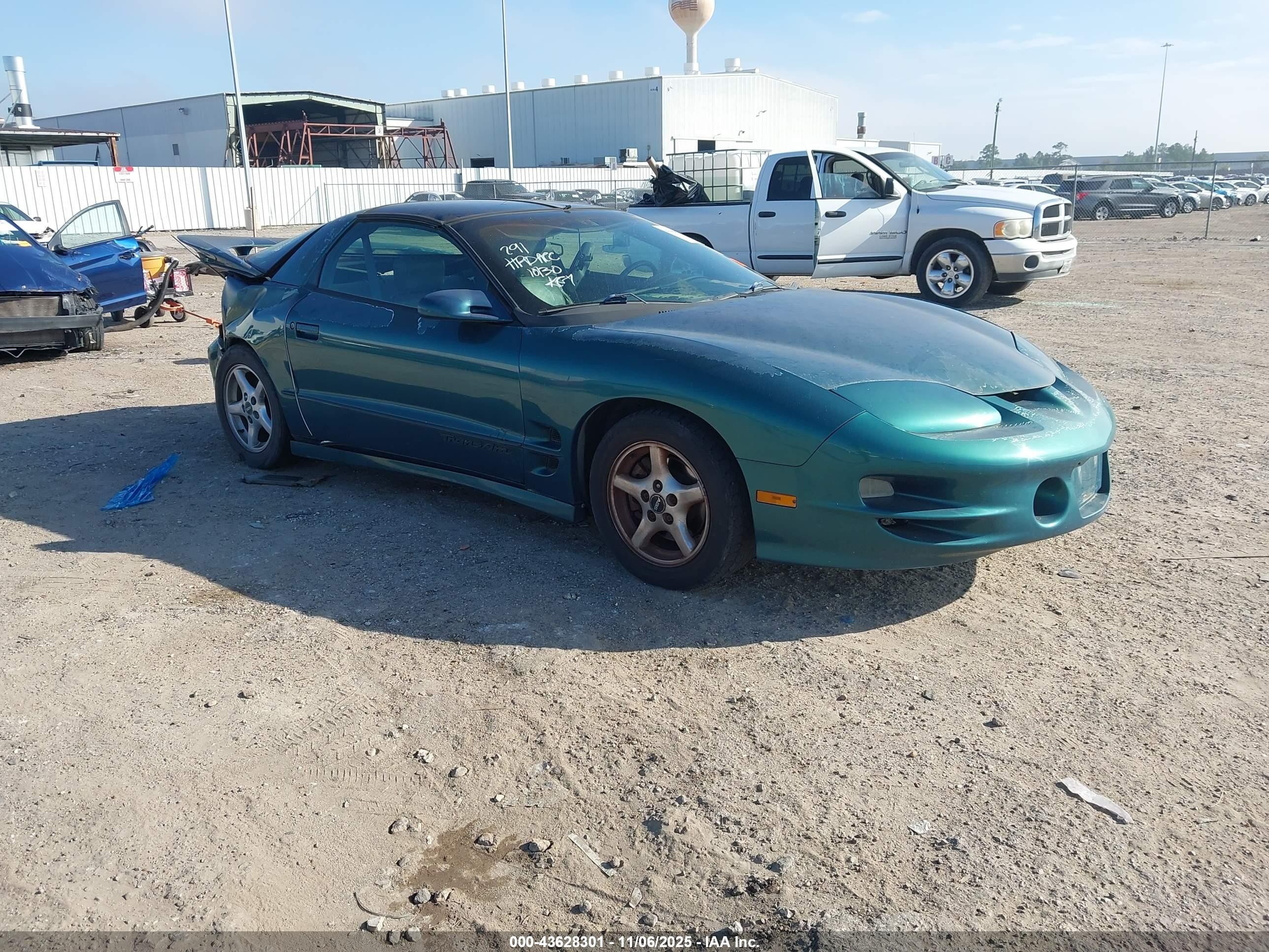1998 Pontiac Firebird Formula, VIN 2G2FV22G2W2230717 — Rear end