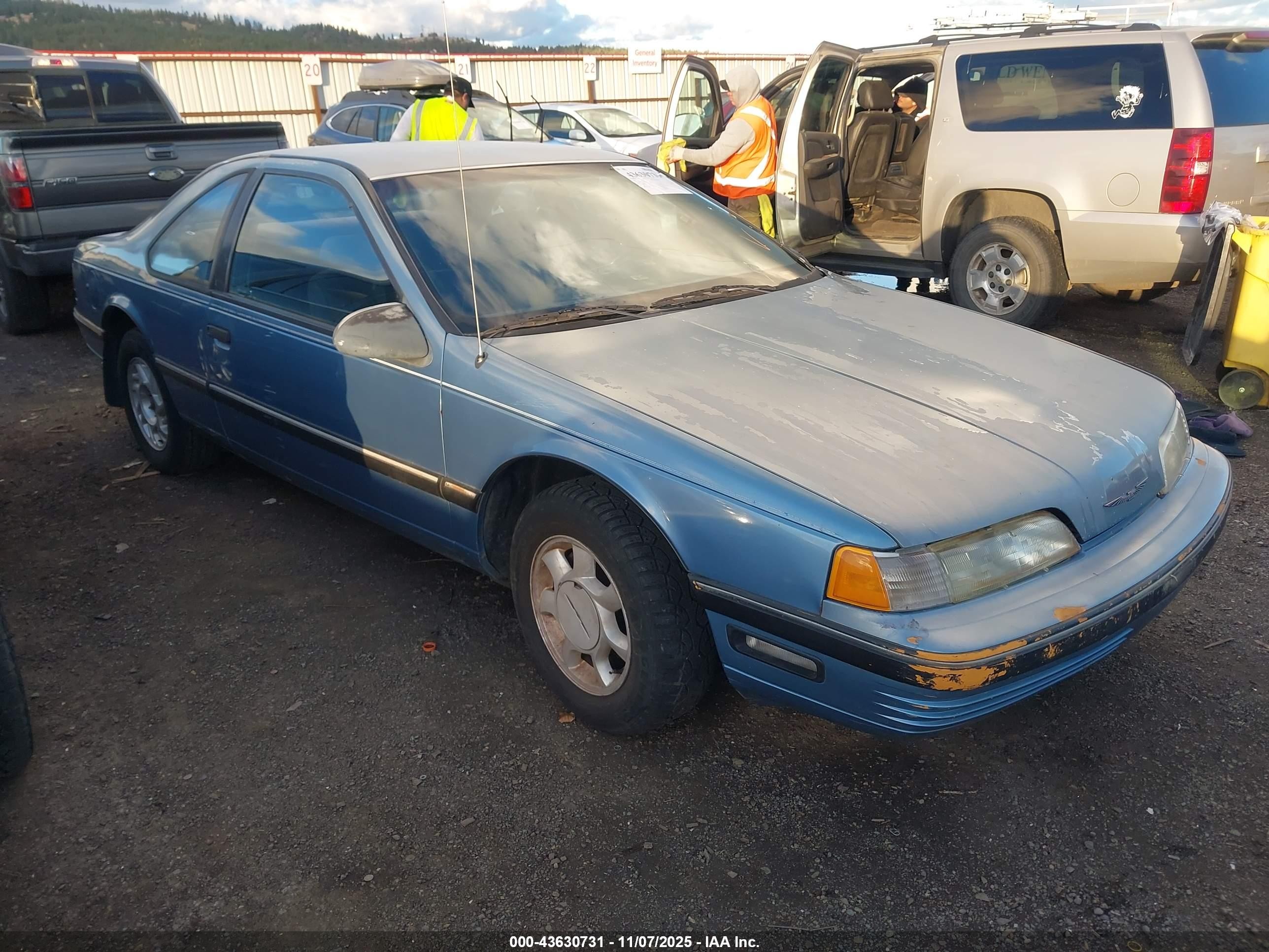 1989 Ford Thunderbird, VIN 1FAPP6042KH129738 — Front end