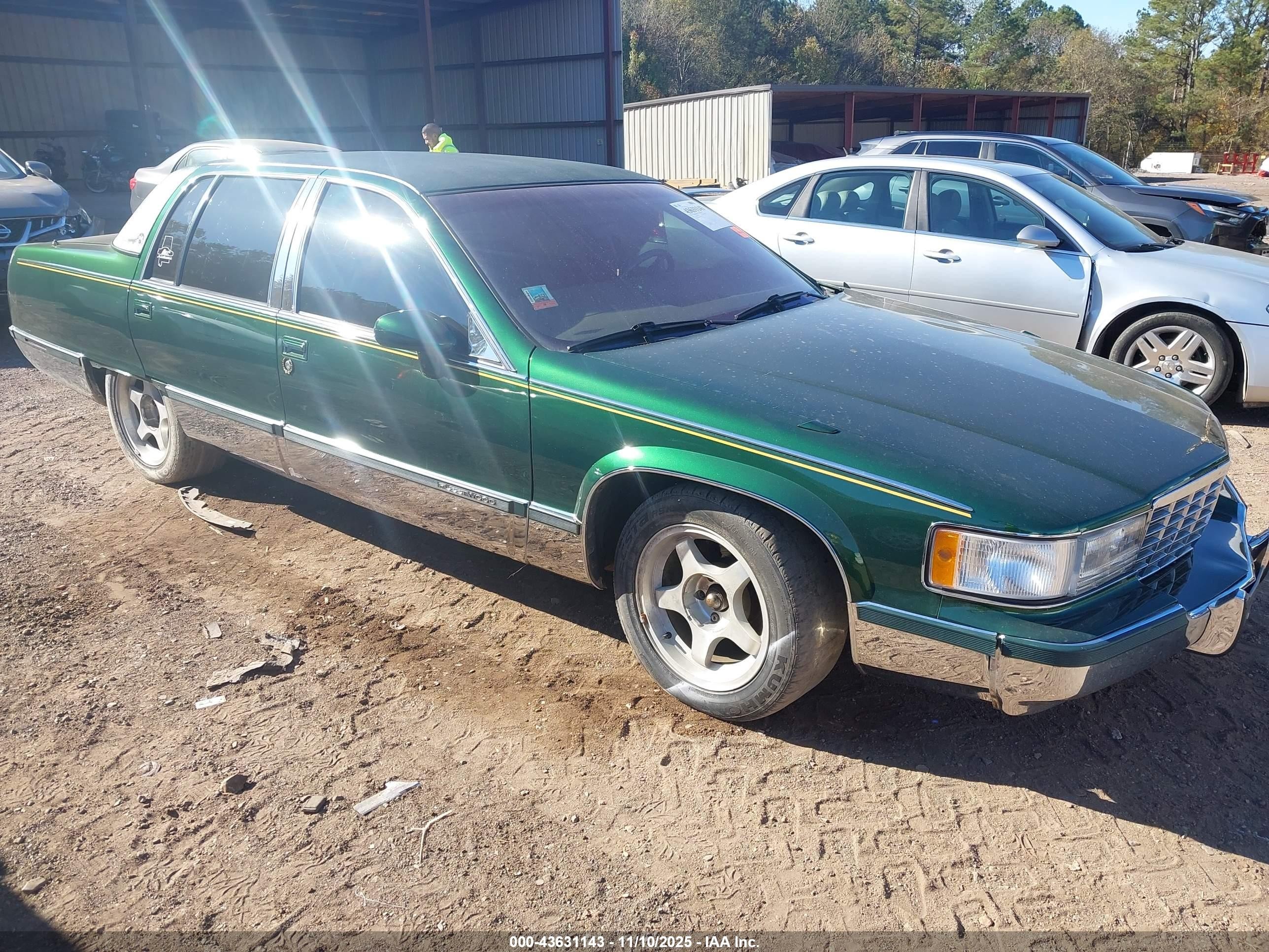 1994 Cadillac Fleetwood, VIN 1G6DW52P9RR724417 — Front end