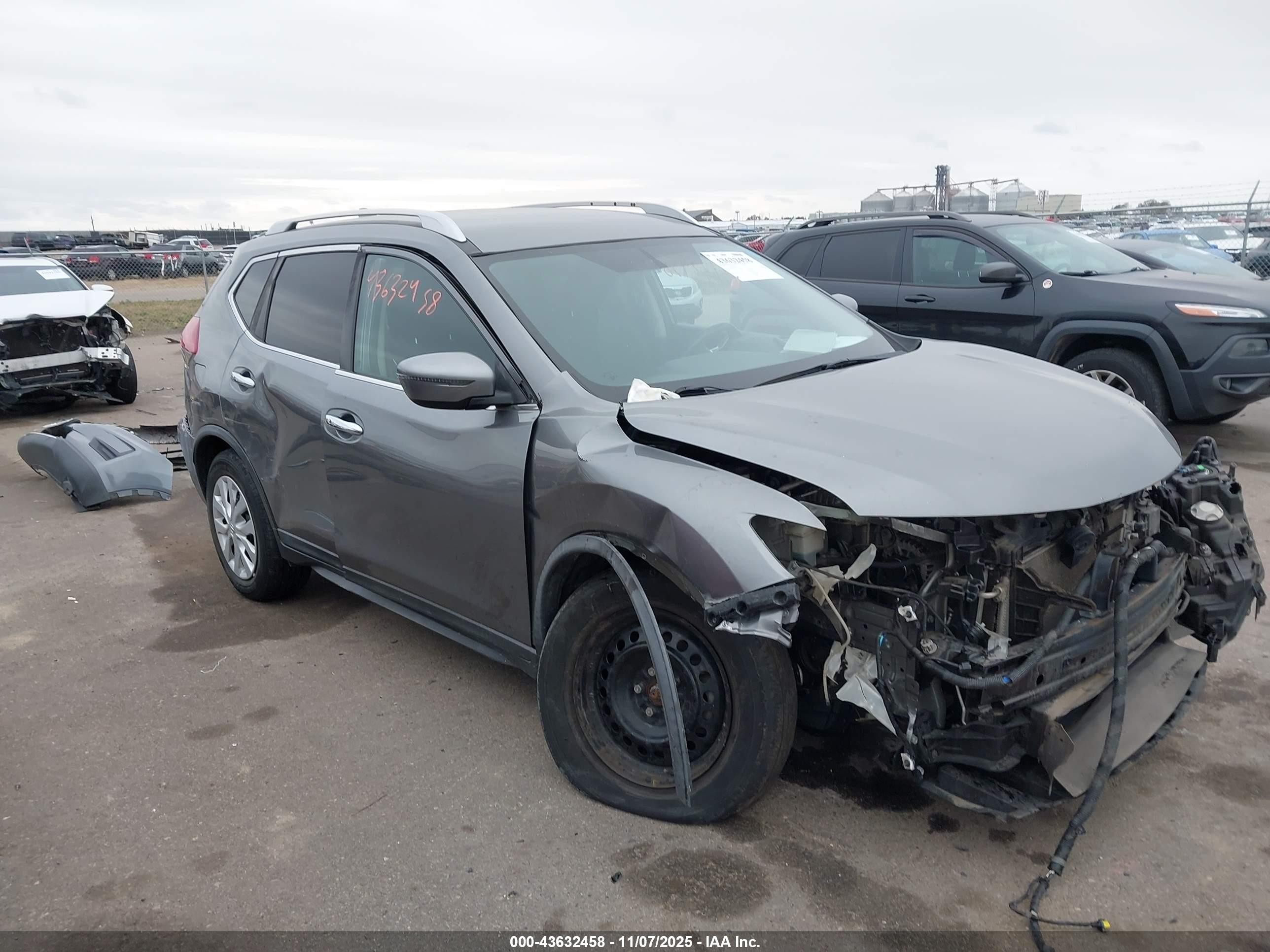 2018 Nissan Rogue S, VIN KNMAT2MV9JP531851 — Front end
