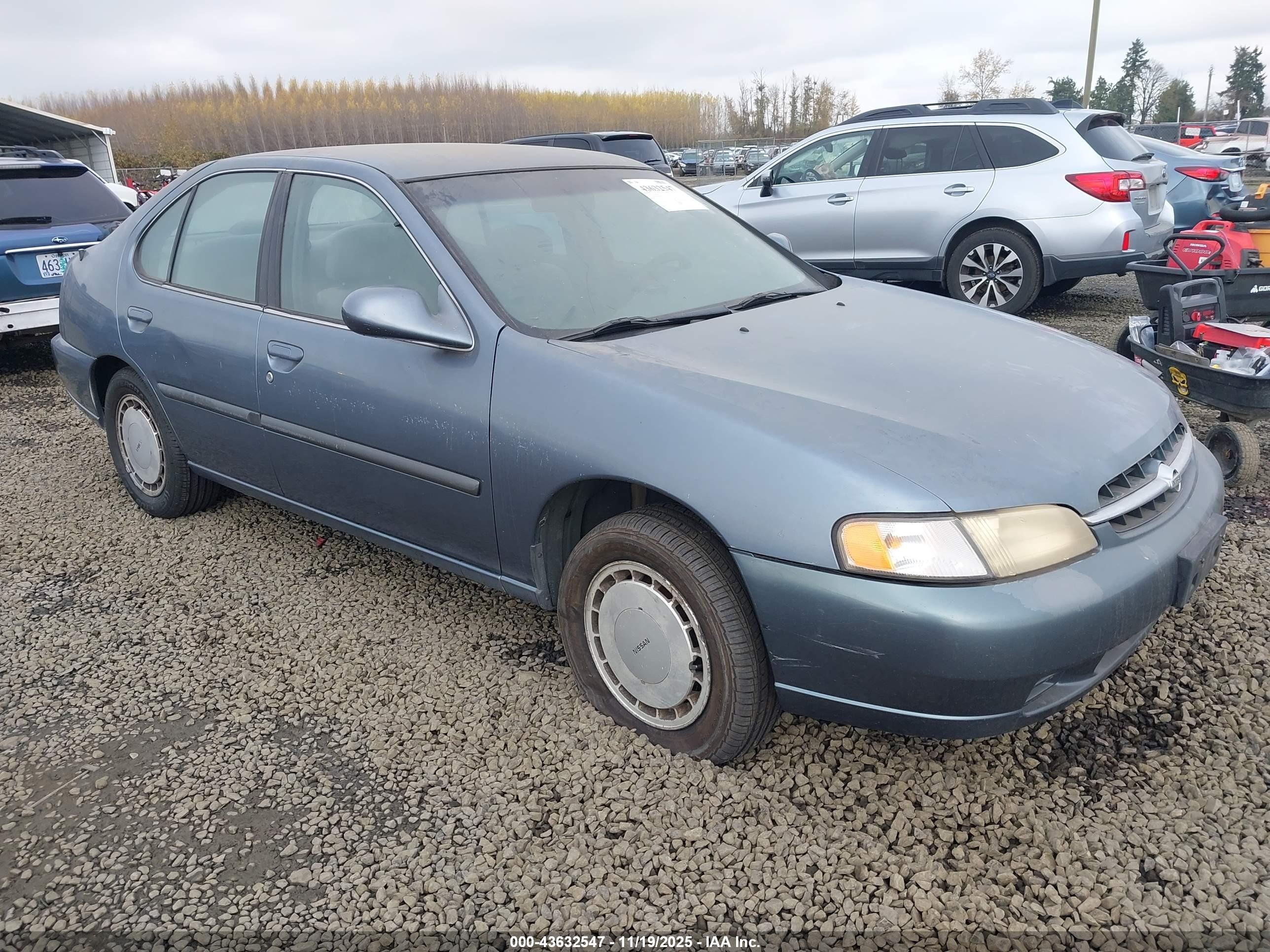 1999 Nissan Altima XE, VIN 1N4DL01D7XC248190 — Normal wear