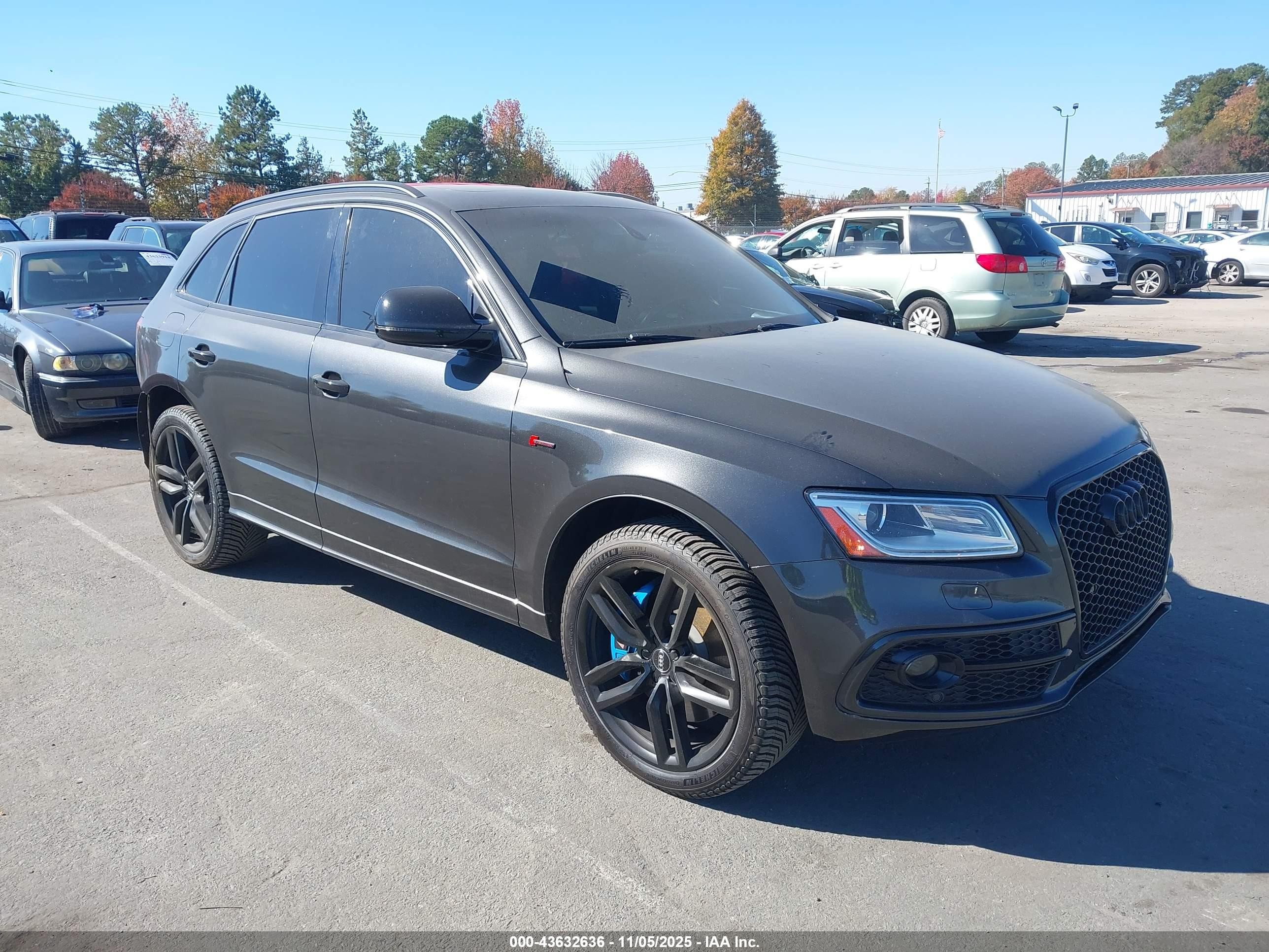 2017 Audi SQ5 Premium Plus, VIN WA1CCAFP8HA019409 — Rear end