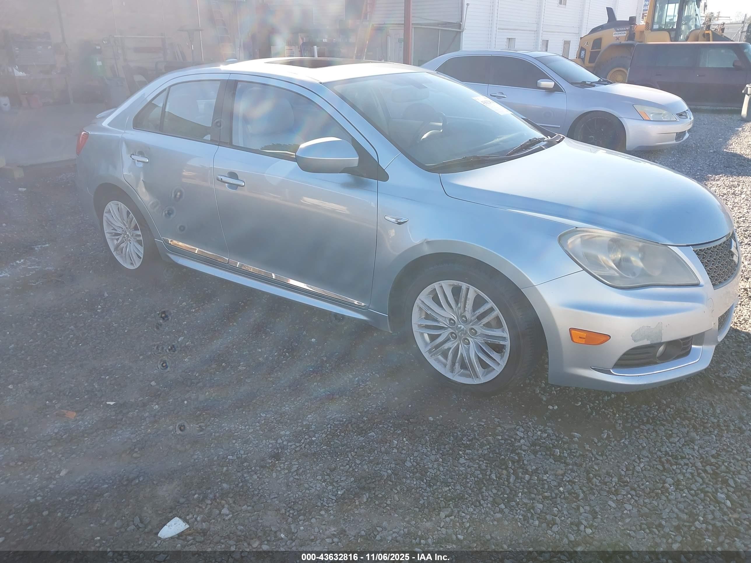 2012 Suzuki Kizashi SLS Sport, VIN JS2RF9A83C6100745 — Side