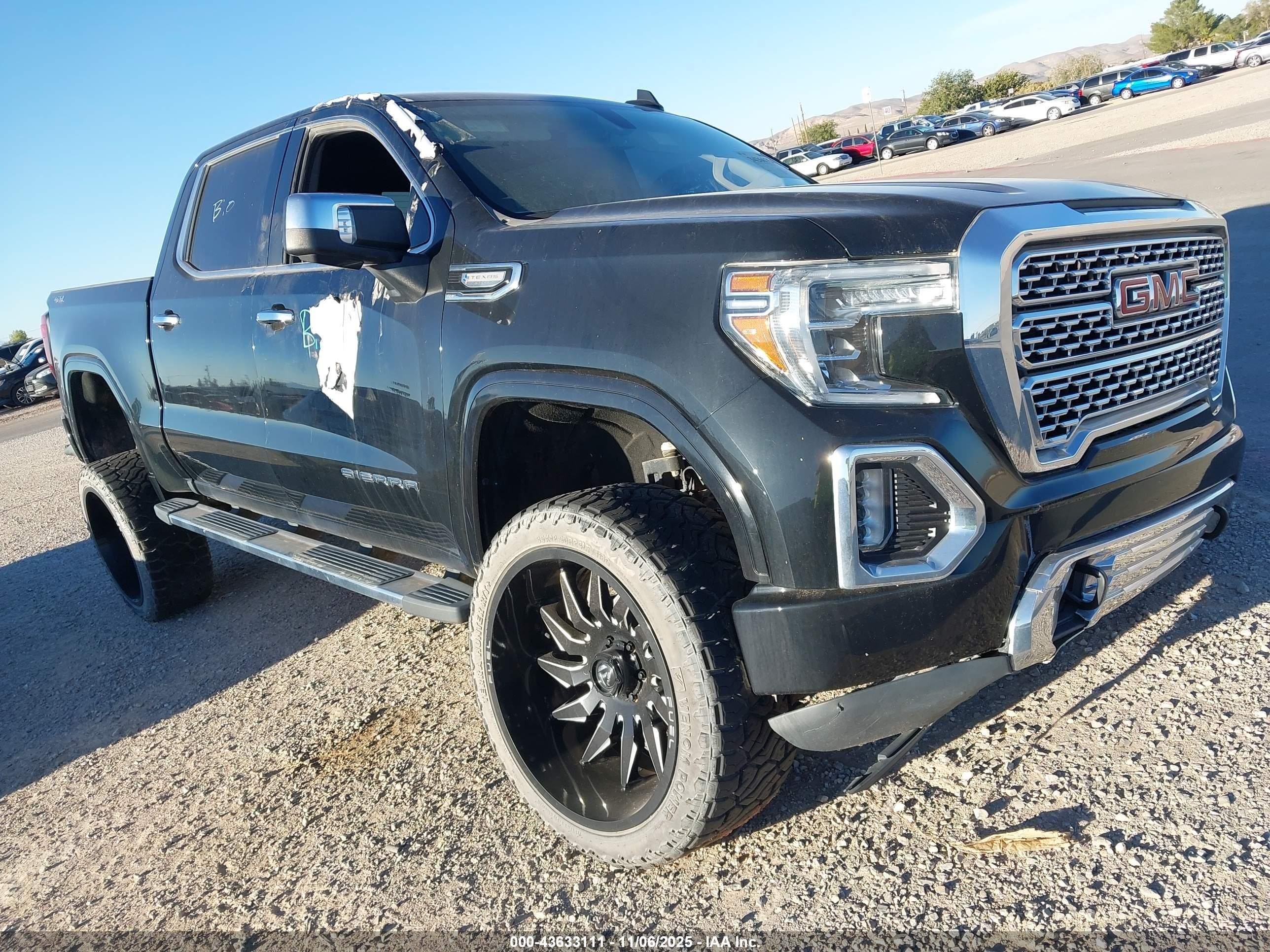 2019 GMC Sierra 1500 SLT, VIN 3GTU9DED4KG103088 — Front end