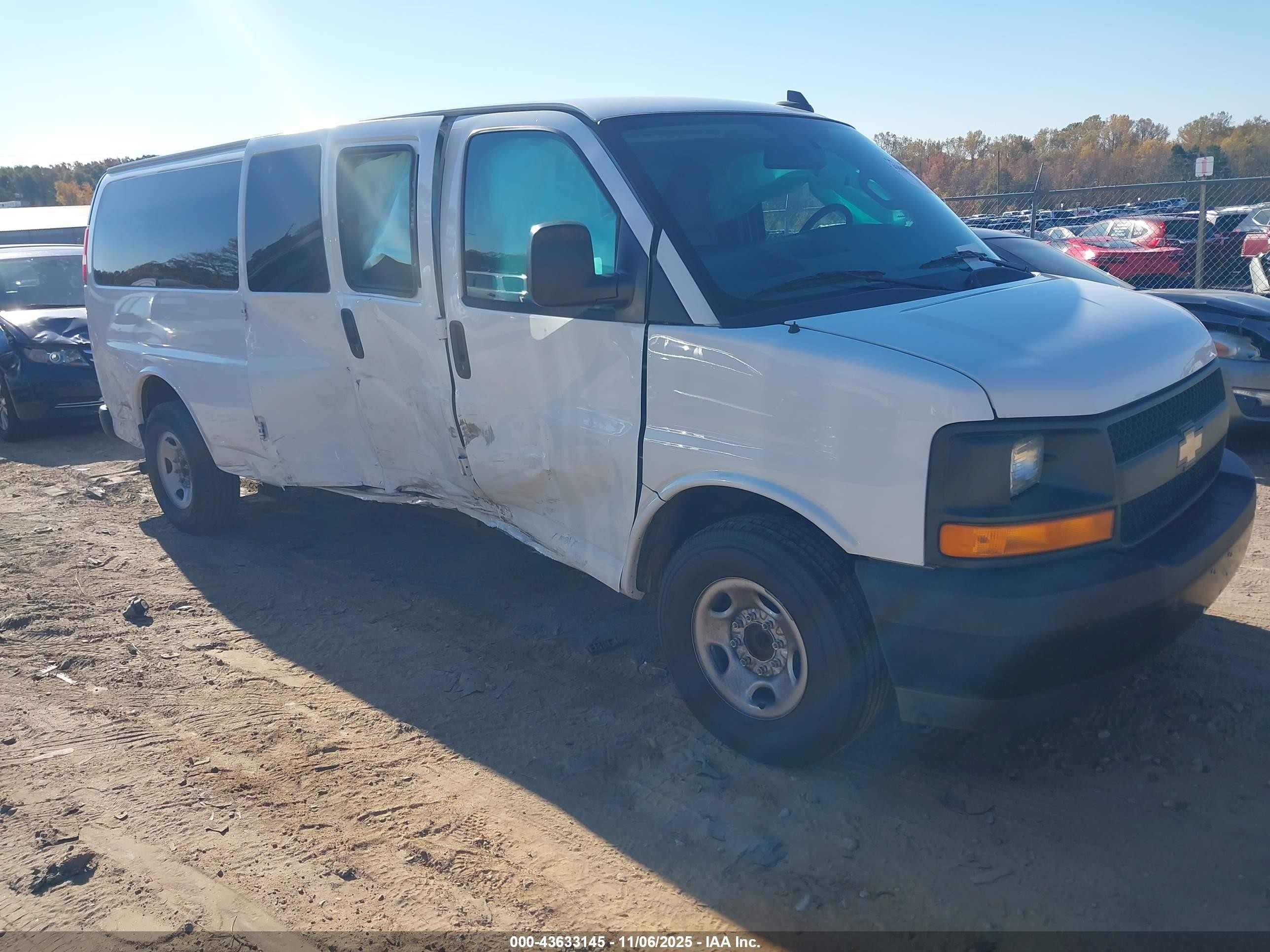2017 Chevrolet Express Passenger LS, VIN 1GAZGNFG9H1183661 — Side