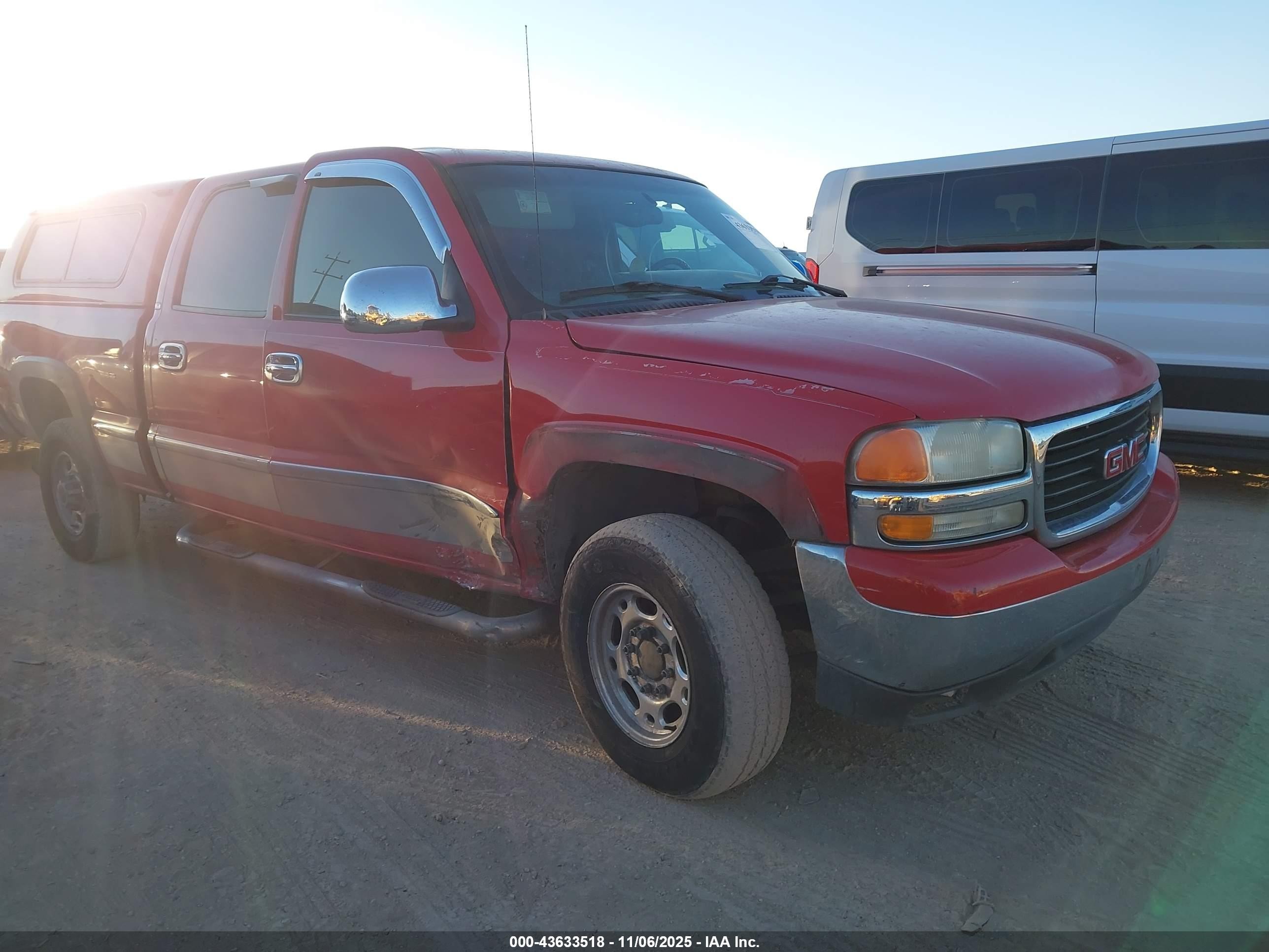 2002 GMC Sierra 1500HD SLE, VIN 1GTGK13U52F177964 — Side