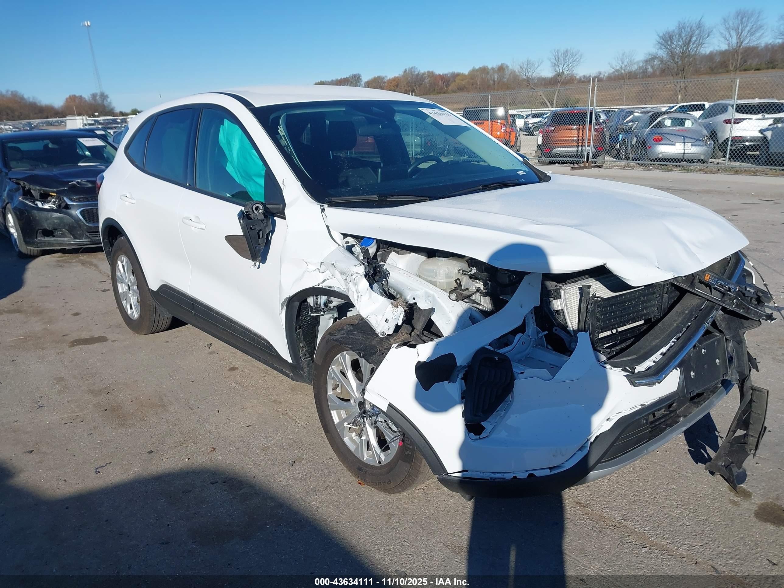 2025 Ford Escape Active, VIN 1FMCU9GNXSUA51956 — Front end