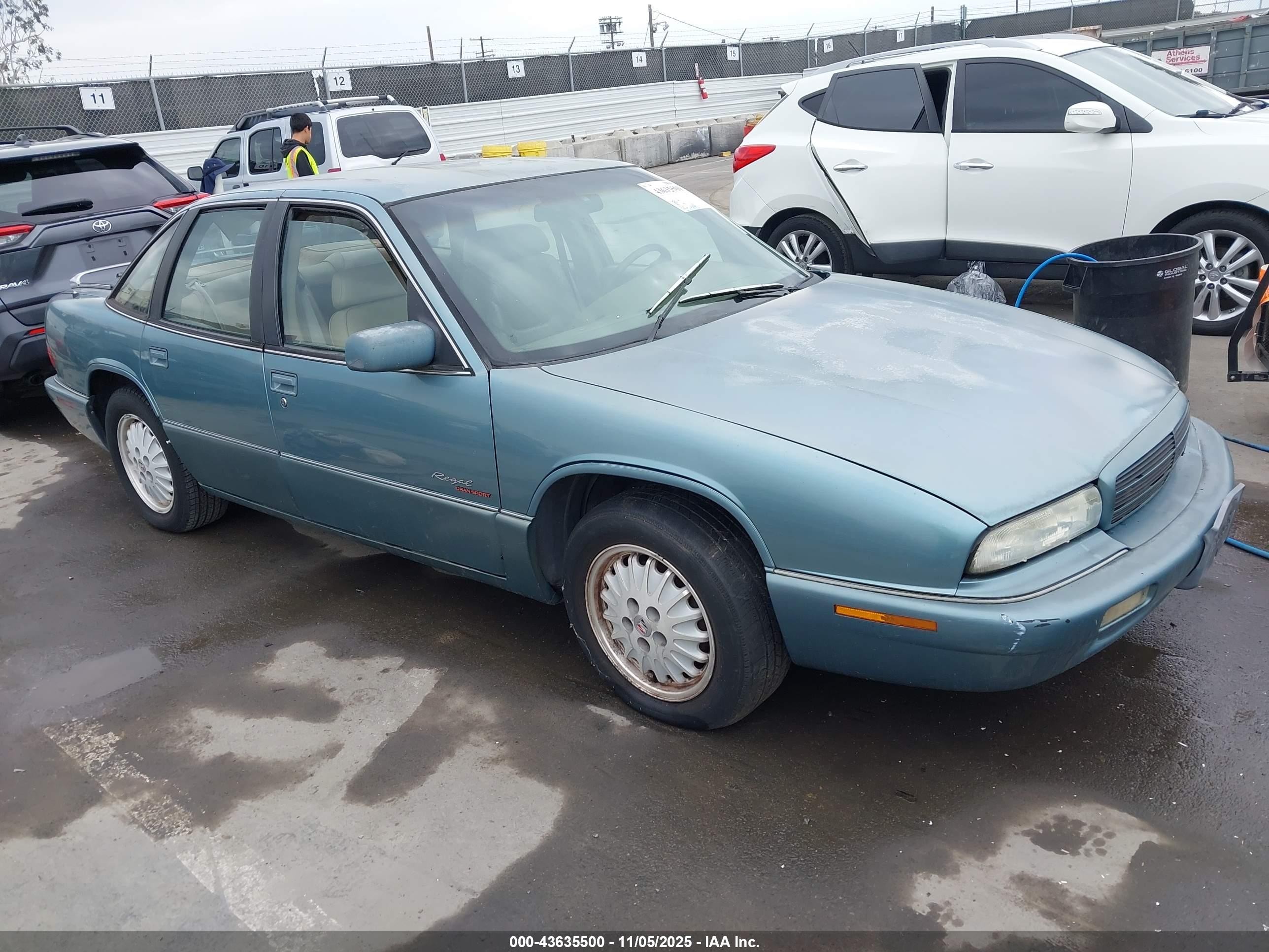 1995 Buick Regal, VIN 2G4WF52L0S1483229 — Перед