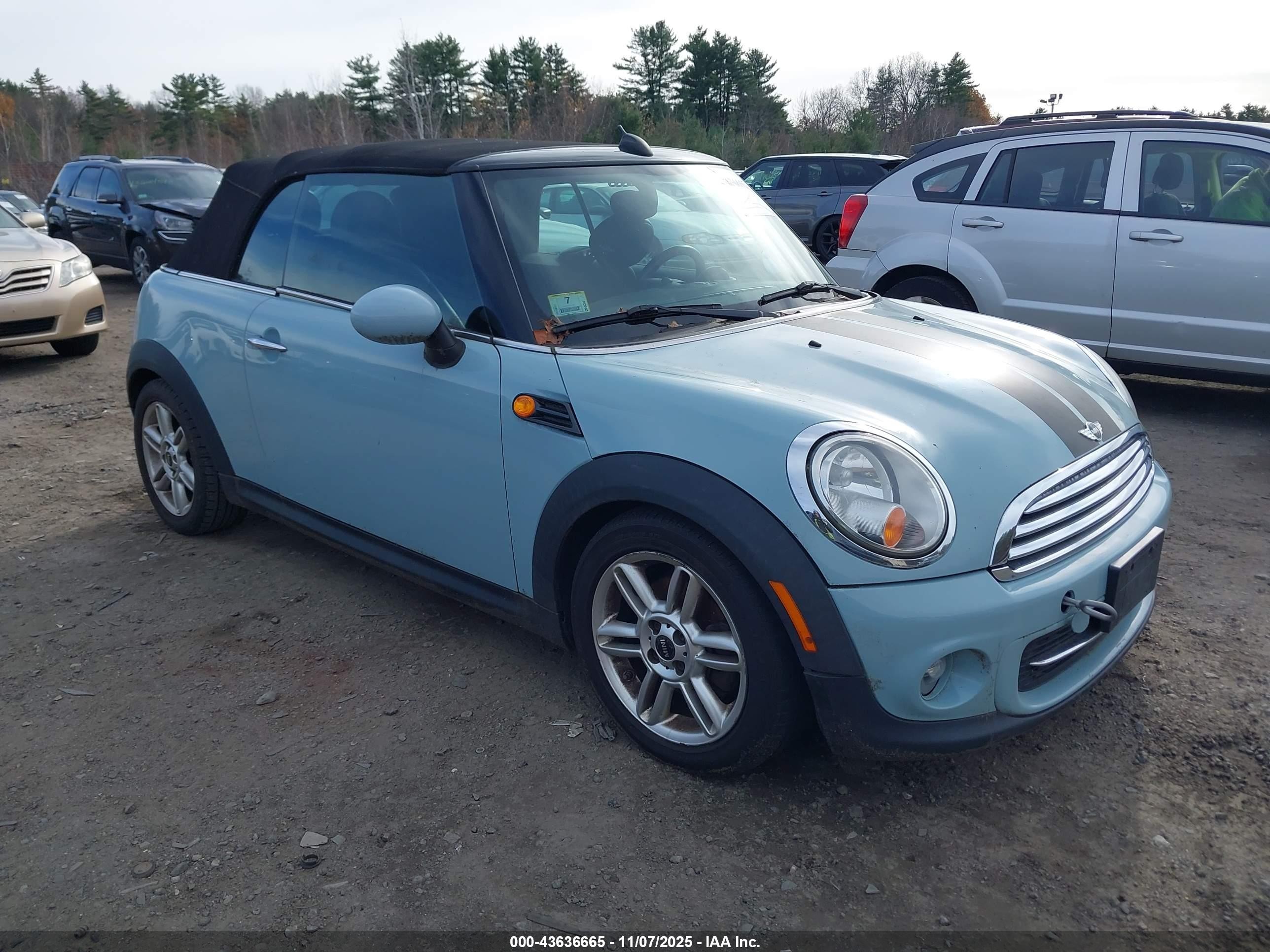 2011 MINI Convertible, VIN WMWZN3C57BT133614 — Normal wear