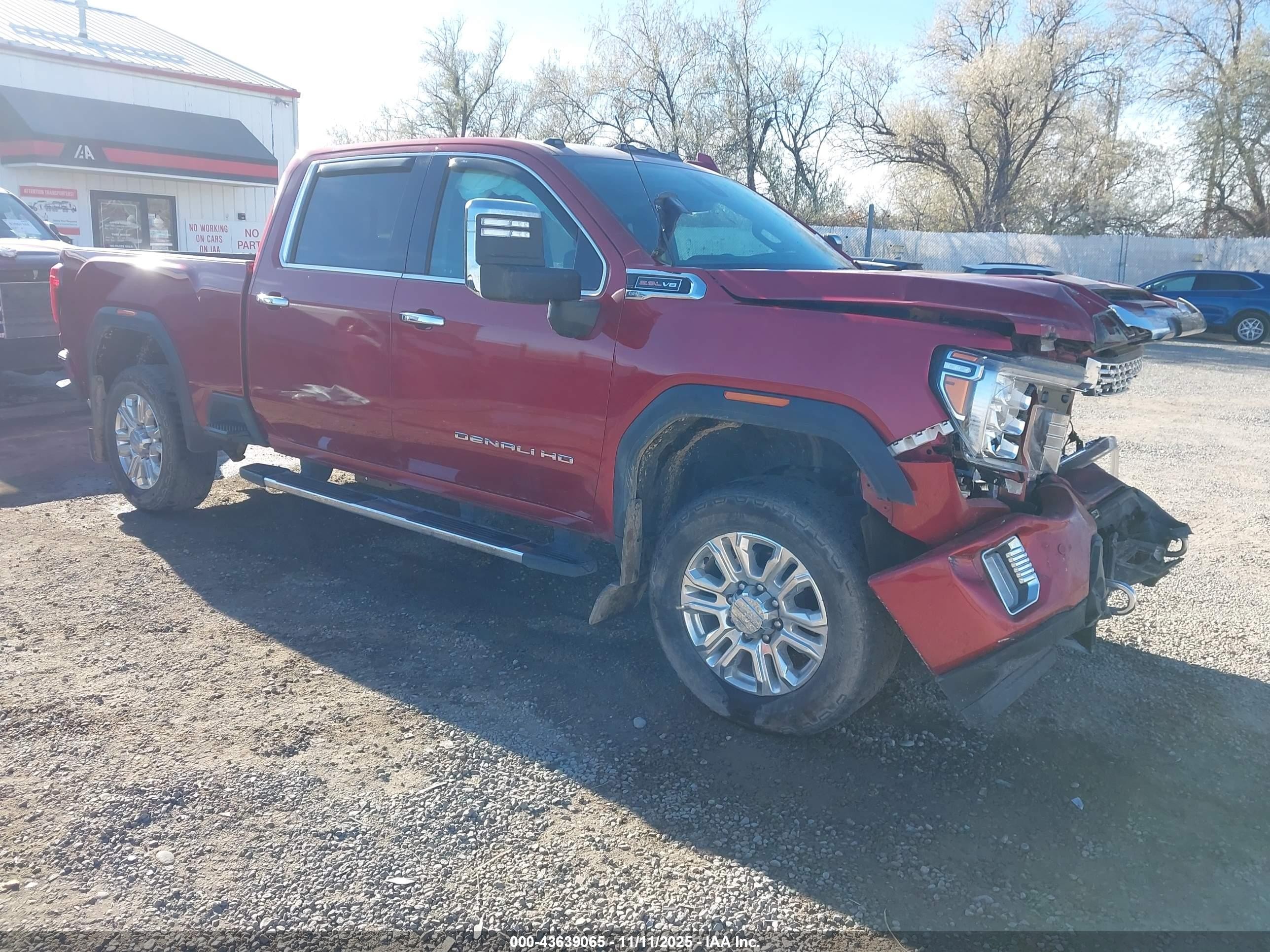 2022 GMC Sierra 2500HD Denali, VIN 1GT19RE77NF258640 — Front end