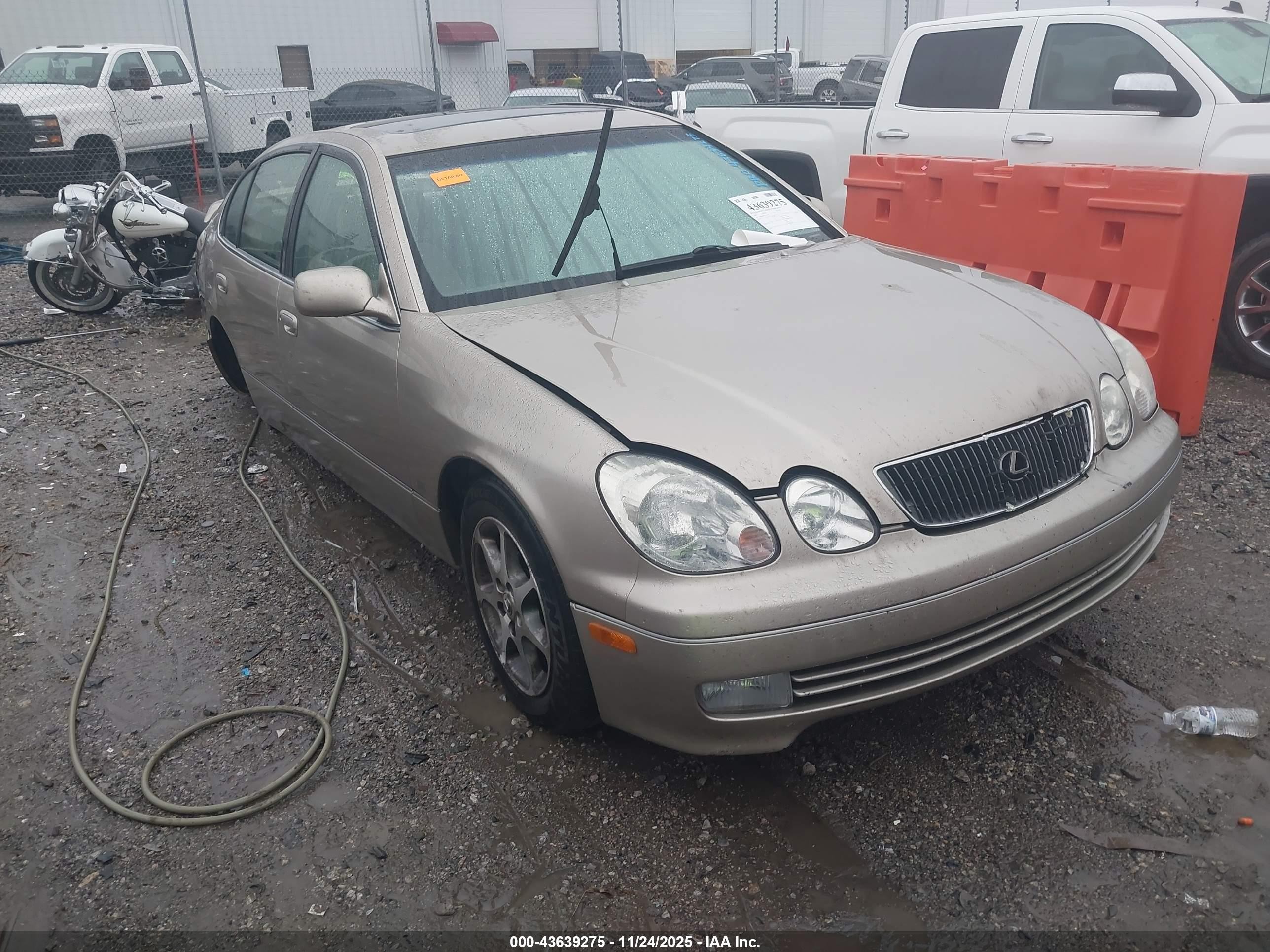 2000 Lexus GS 300, VIN JT8BD68S1Y0114590 — Side