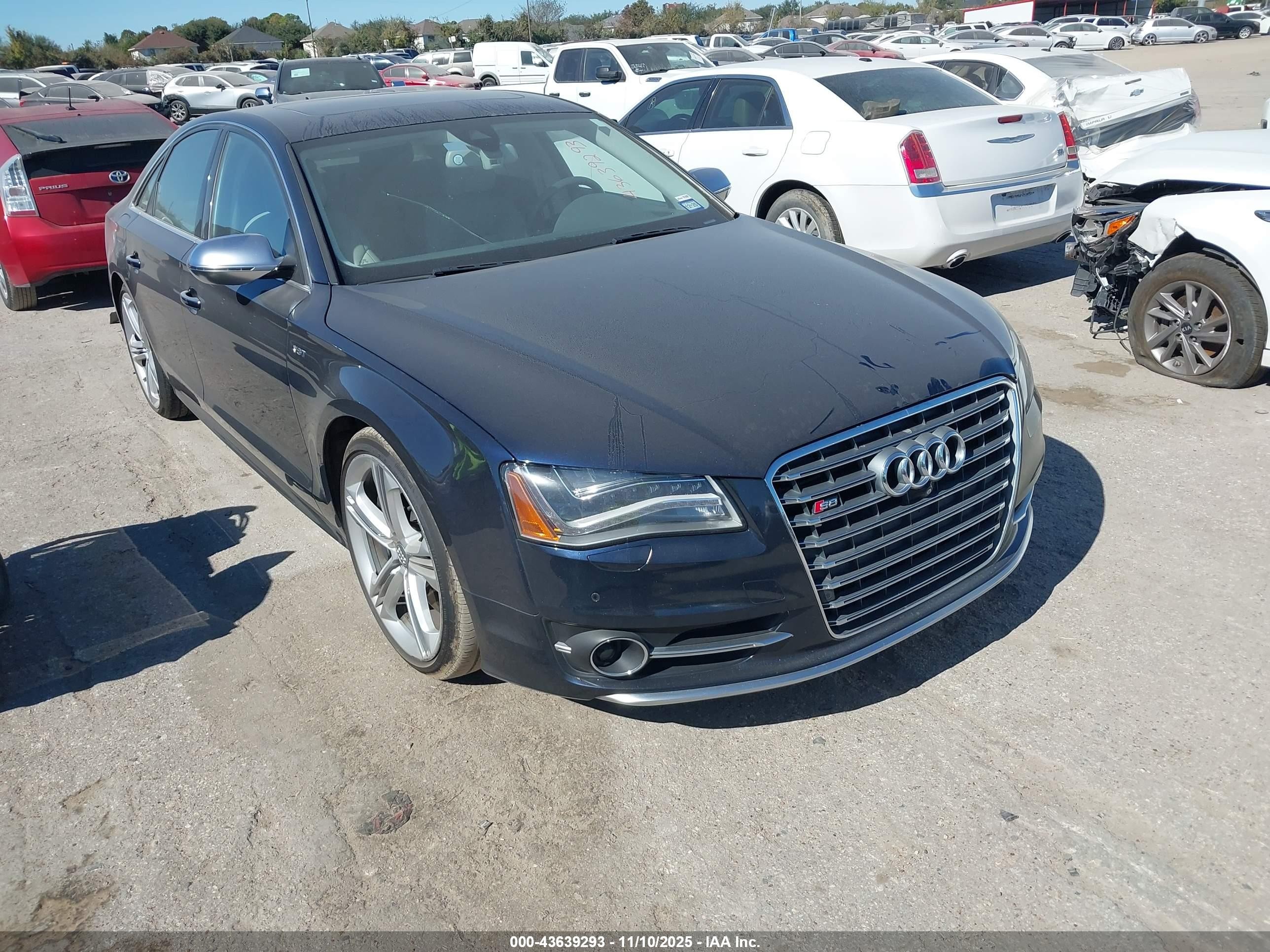 2013 Audi S8, VIN WAUD2AFD7DN028475 — Normal wear