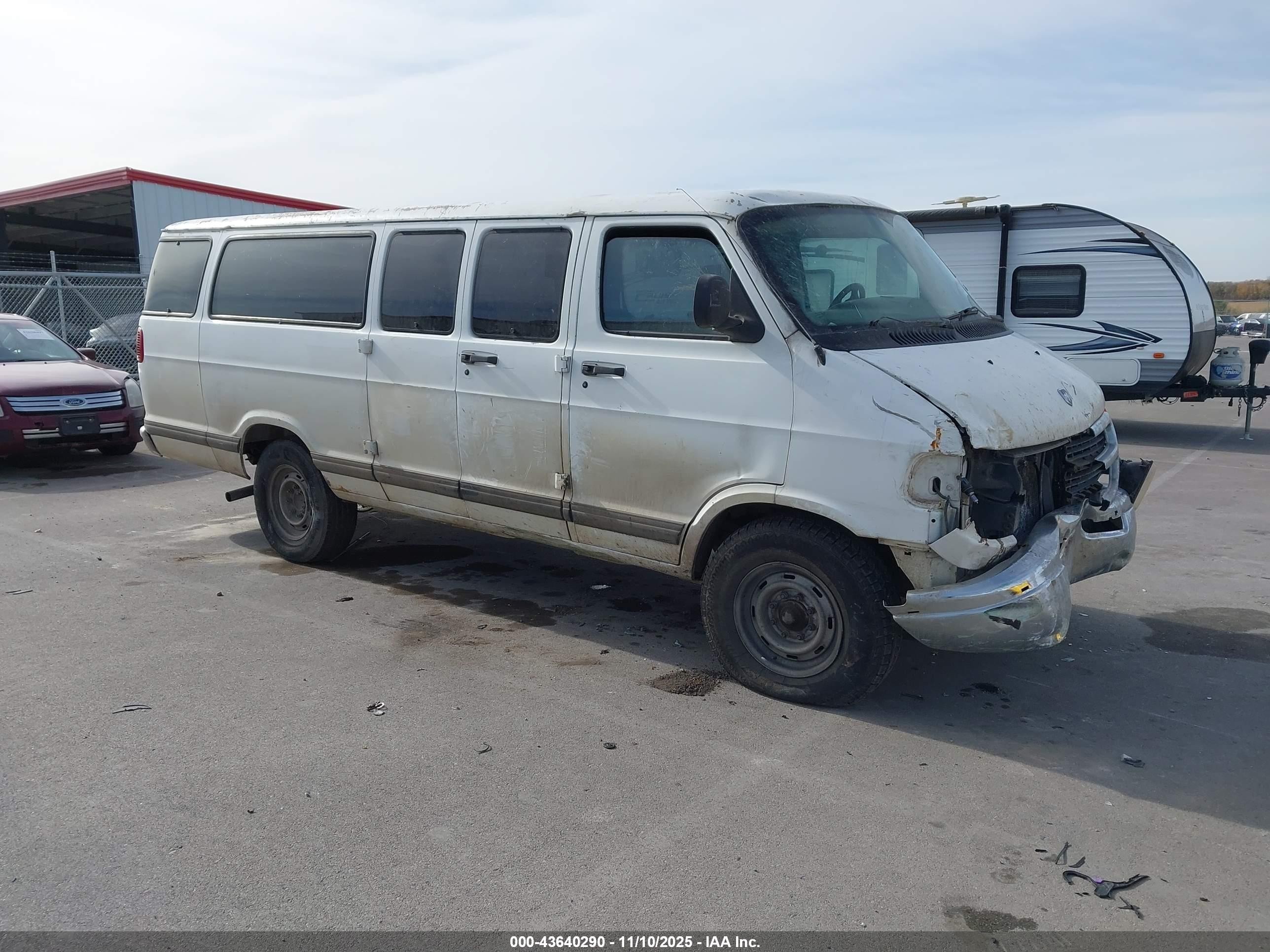 2001 Dodge Passenger, VIN 2B5WB35Z01K519927 — Бок