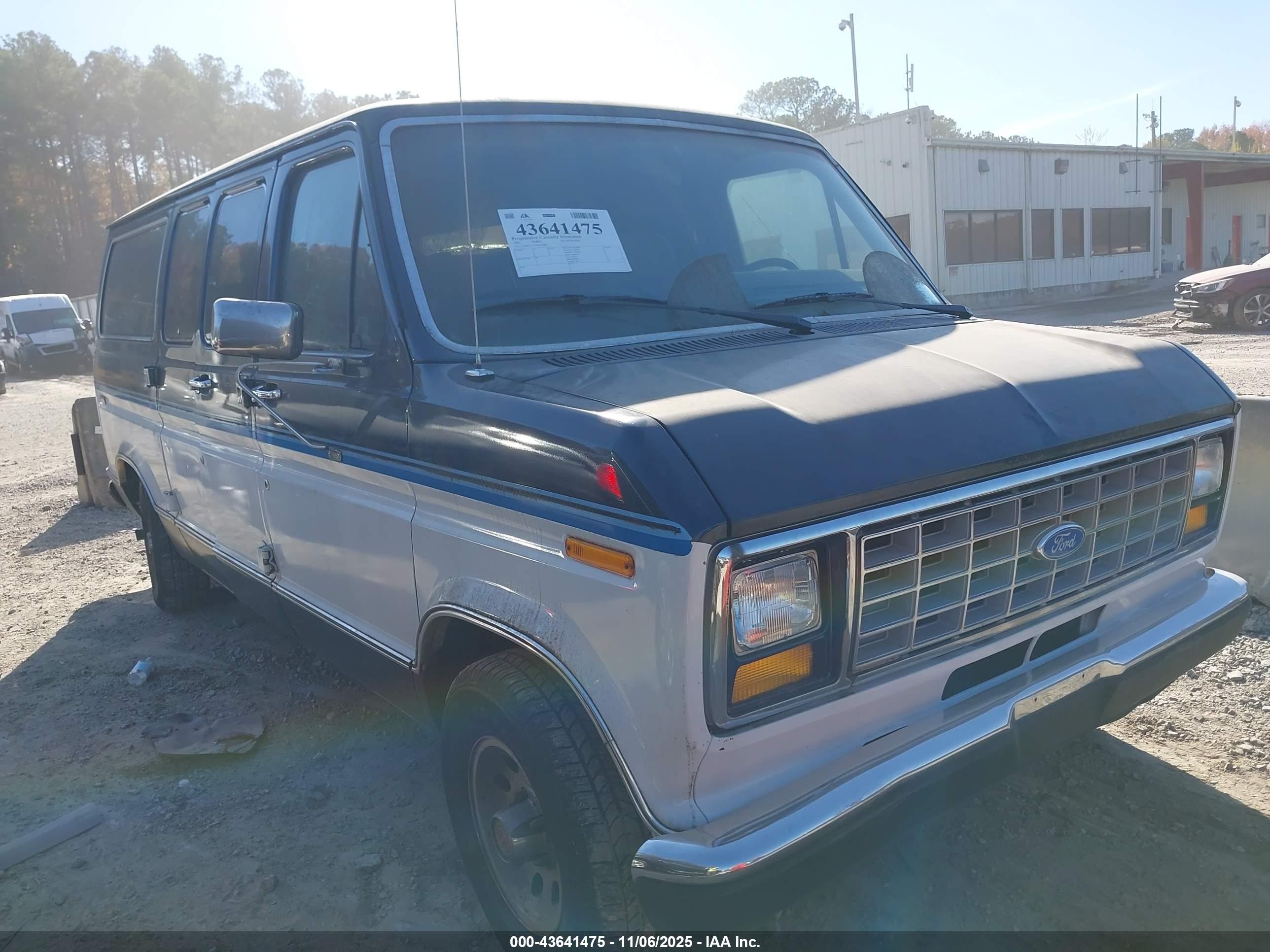 1991 Ford Econoline Cargo, VIN 1FMEE11Y1MHA36400 — Rear end